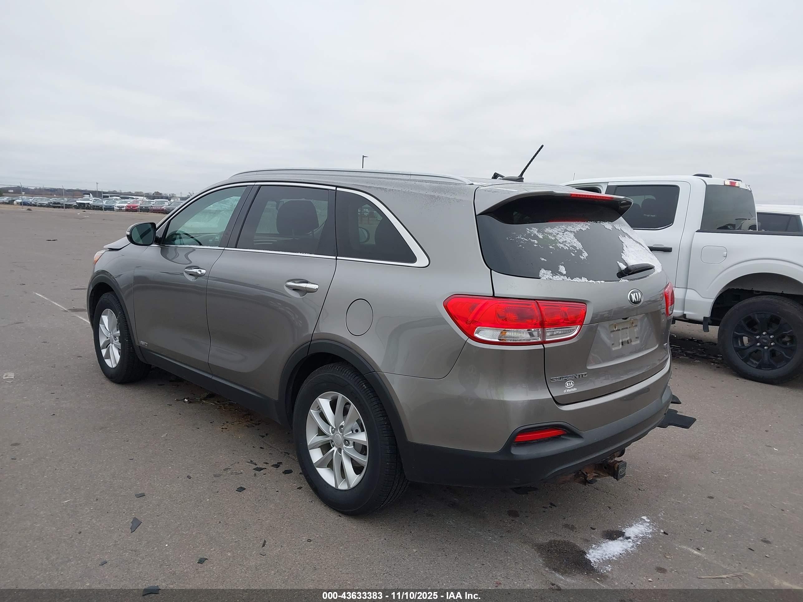 KIA SORENTO image 3