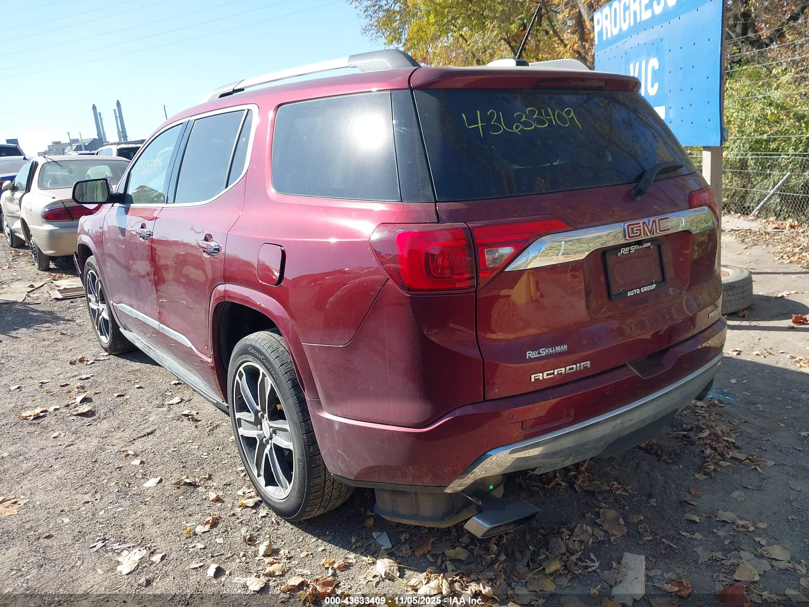 GMC ACADIA image 3