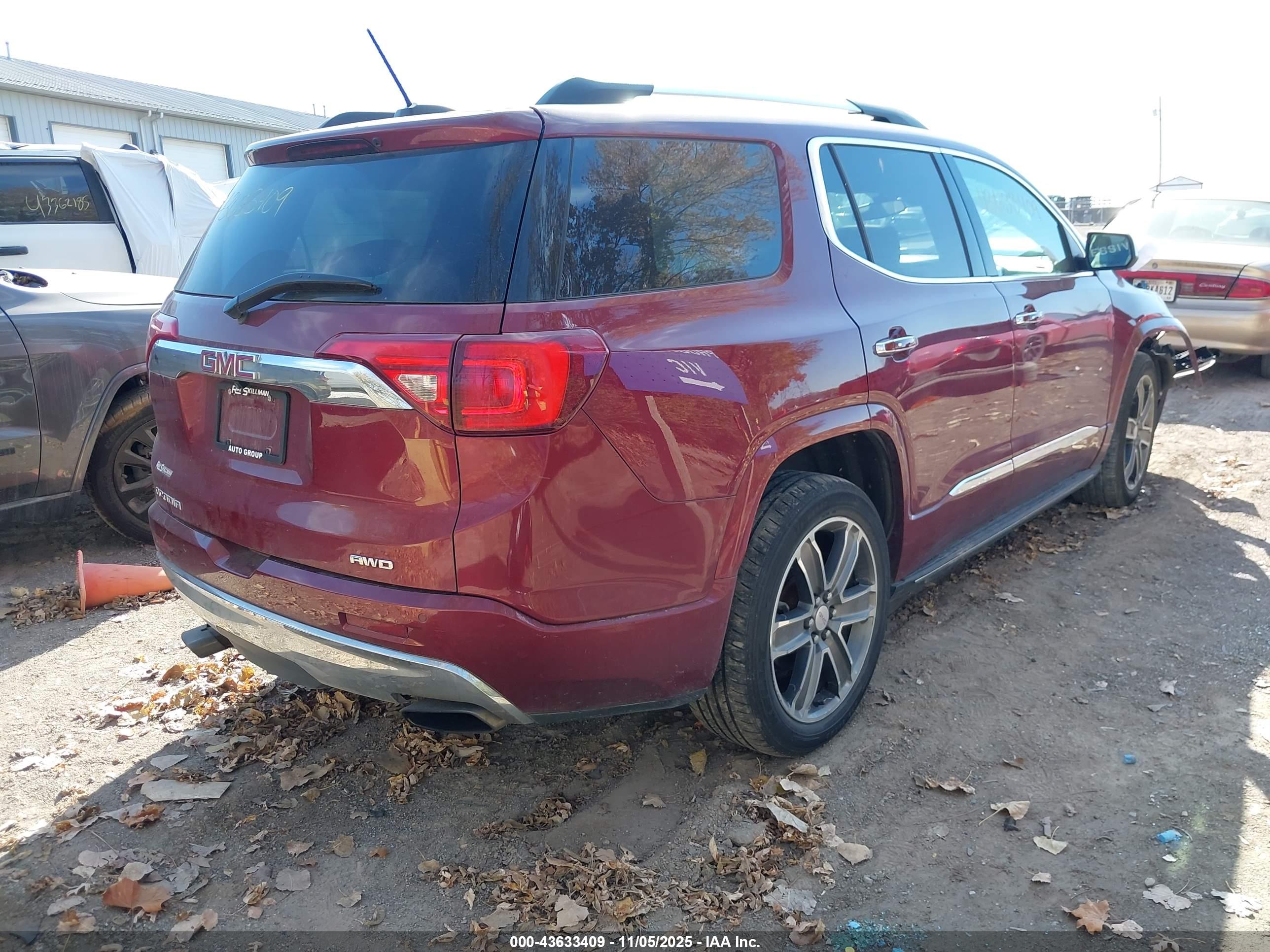 GMC ACADIA image 4