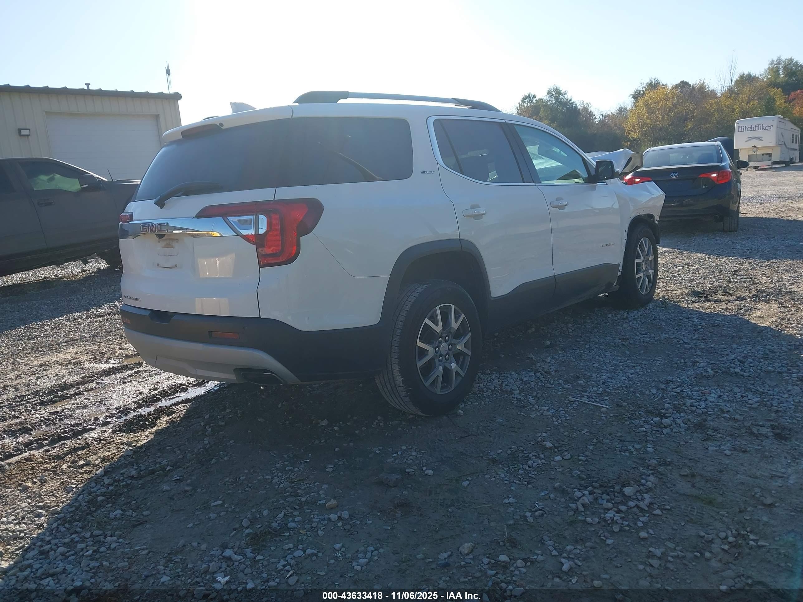 GMC ACADIA image 4
