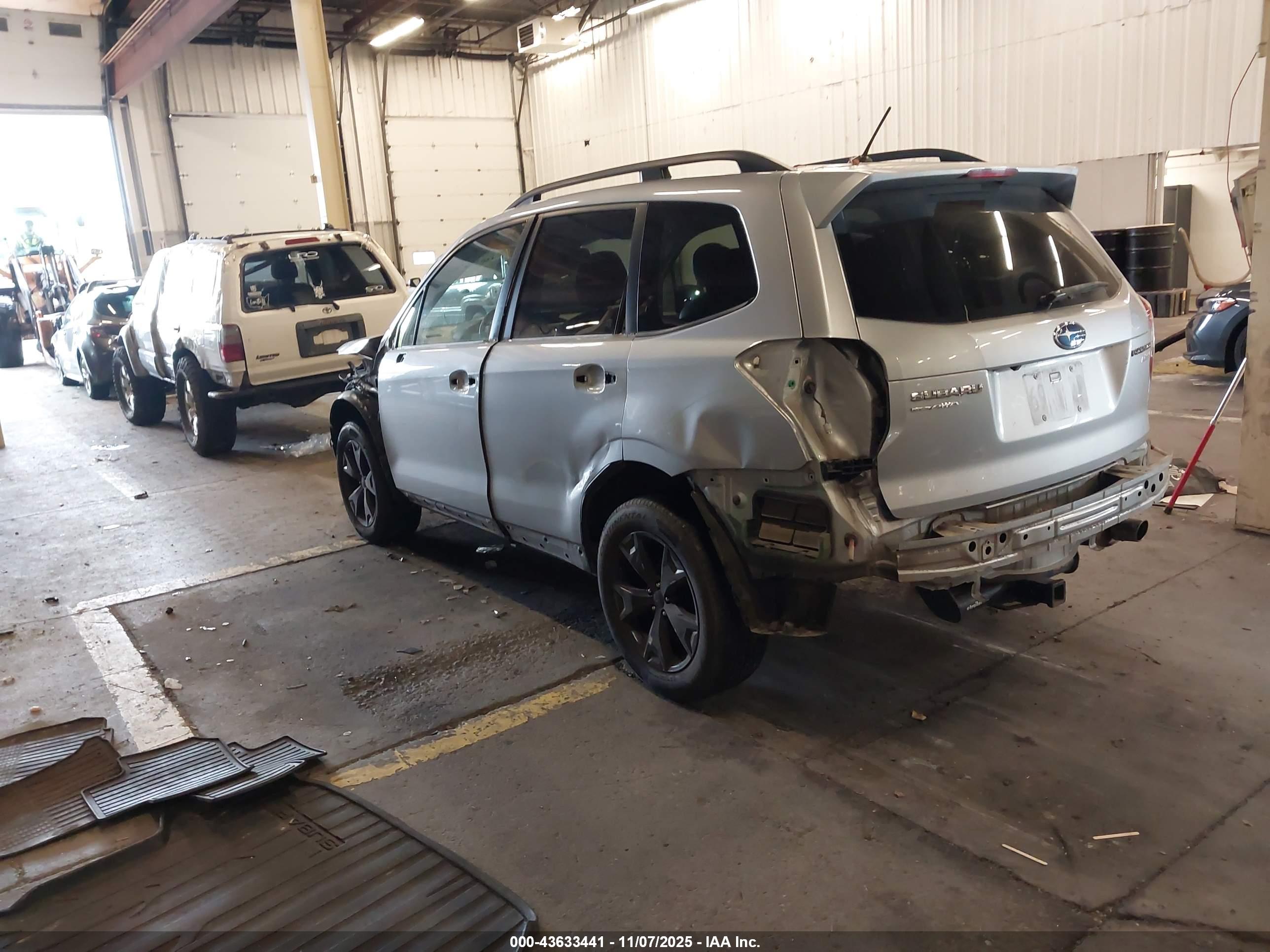 SUBARU FORESTER image 3