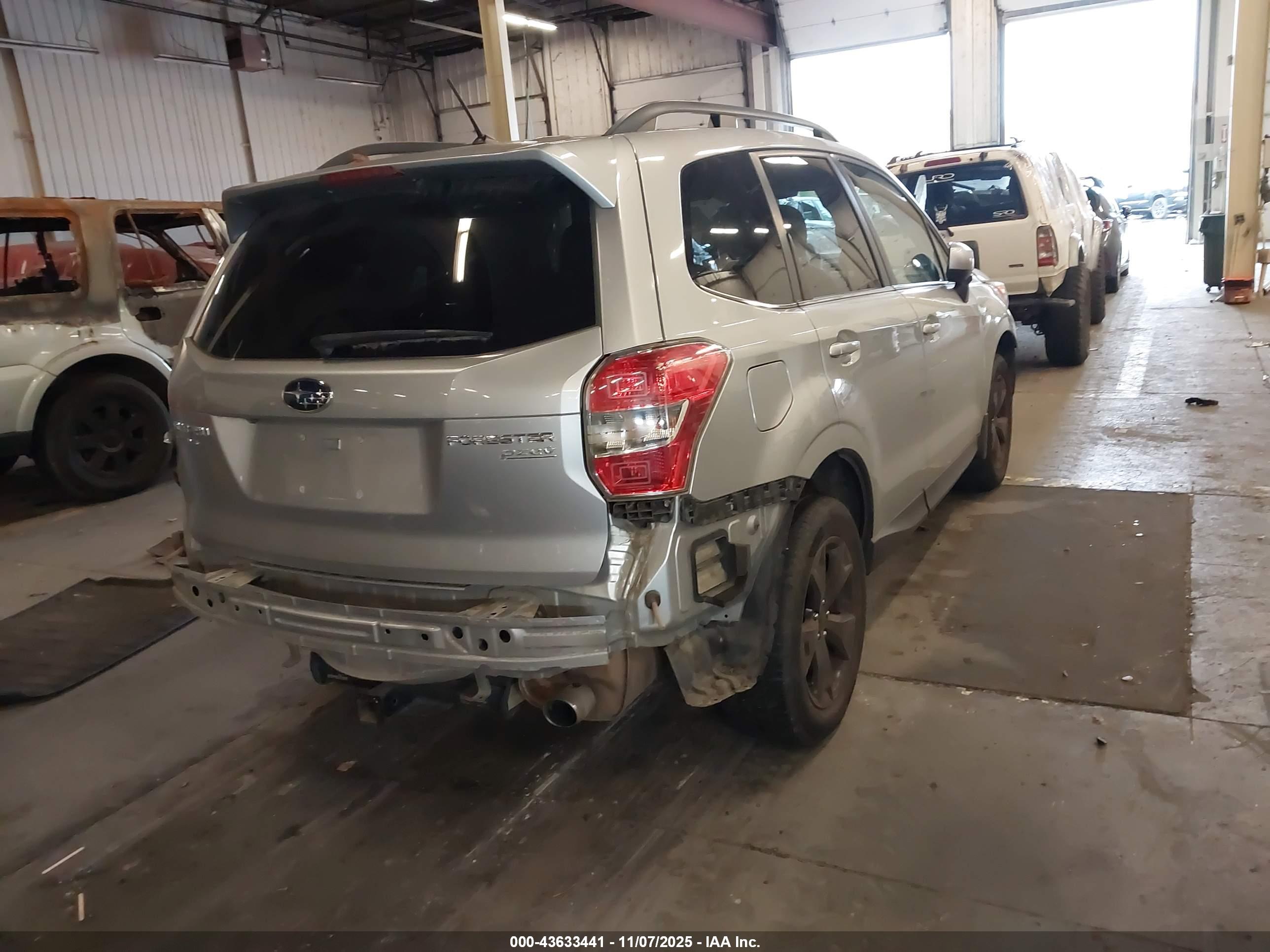 SUBARU FORESTER image 4