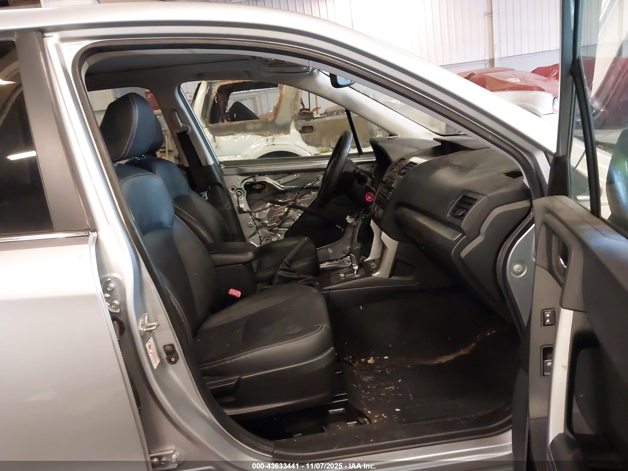 SUBARU FORESTER image 5