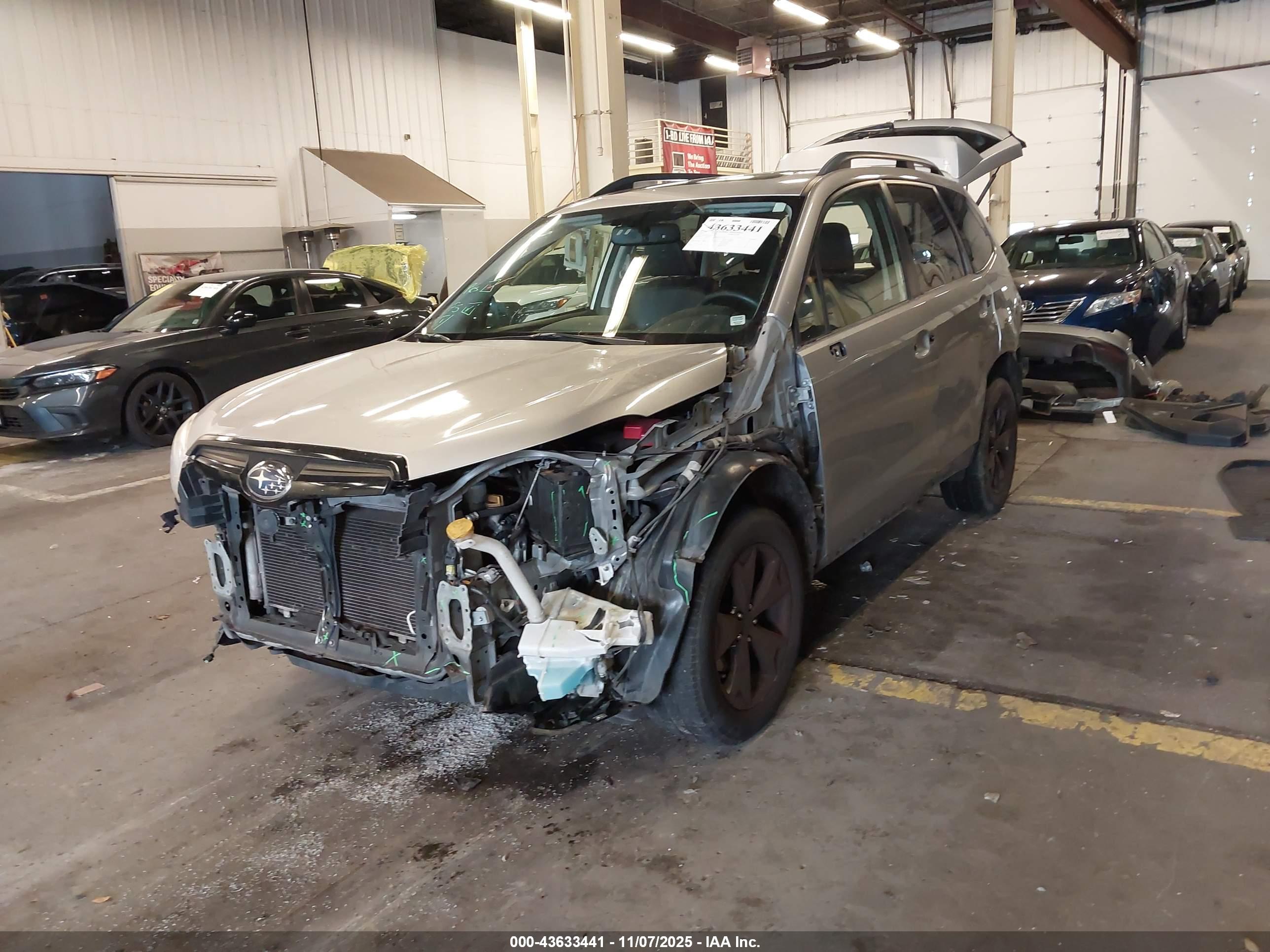 SUBARU FORESTER image 6
