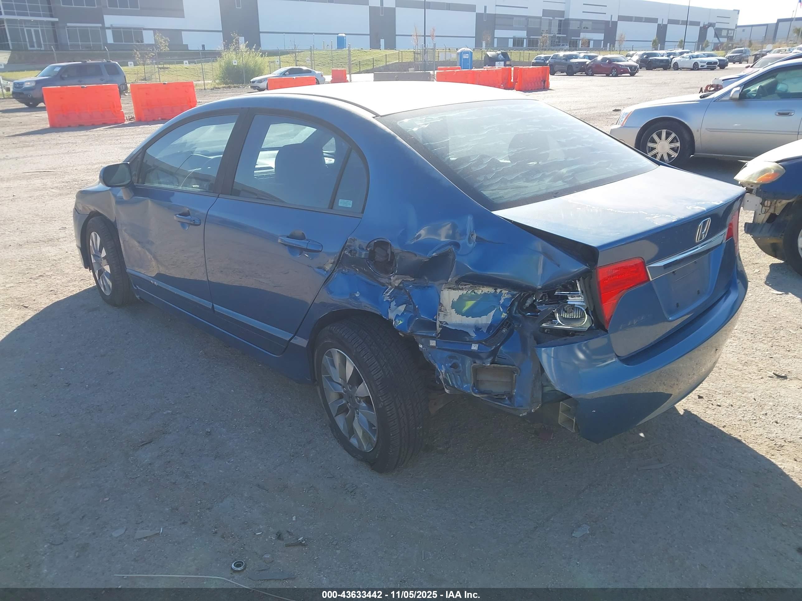 HONDA CIVIC image 3