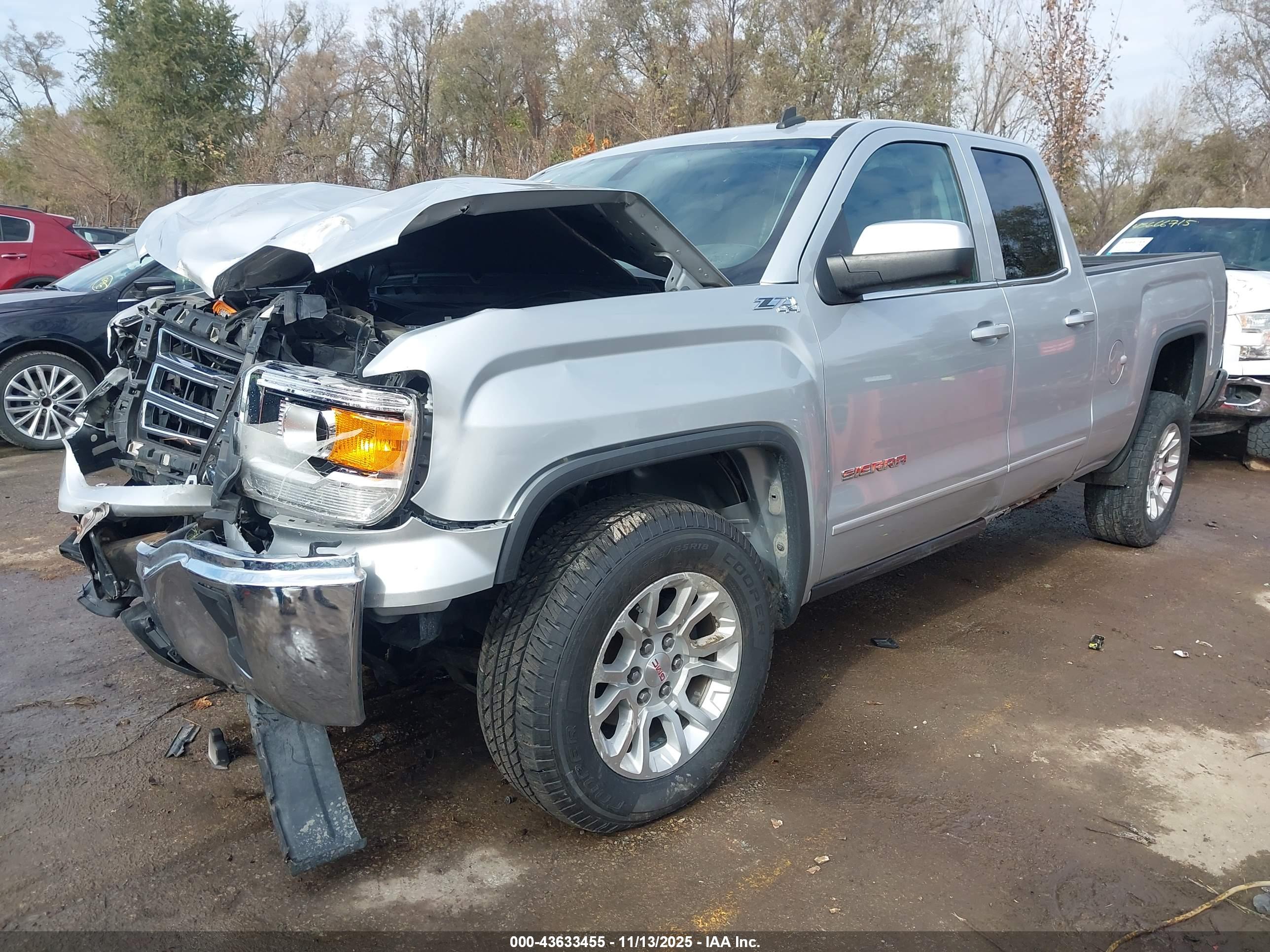 GMC SIERRA image 2