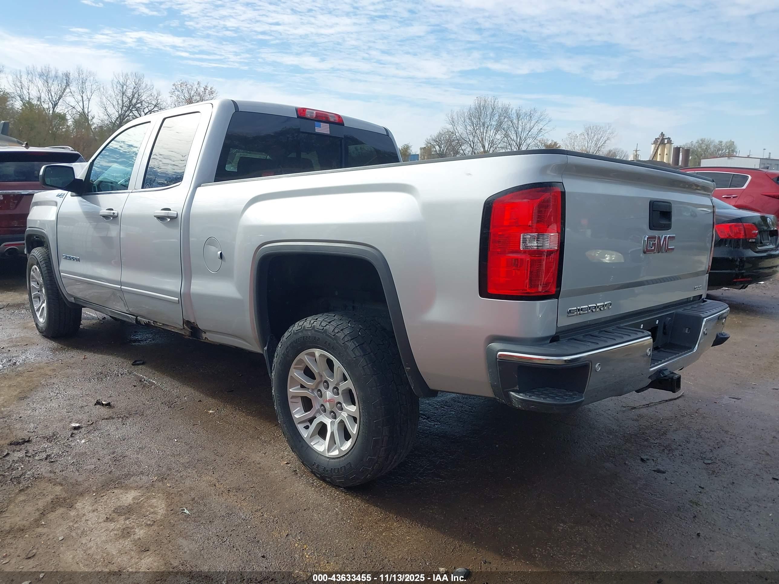 GMC SIERRA image 3