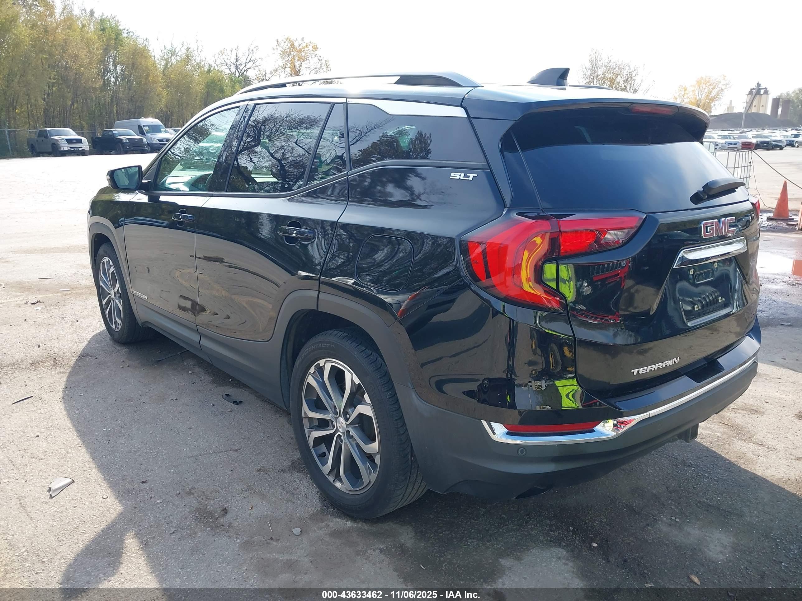 GMC TERRAIN image 3