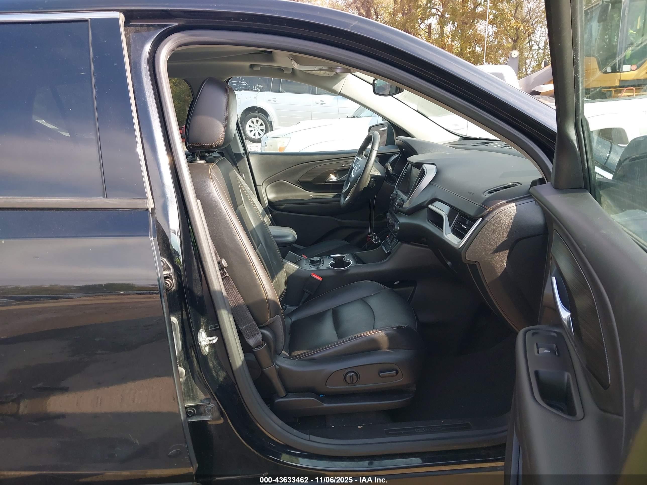 GMC TERRAIN image 5