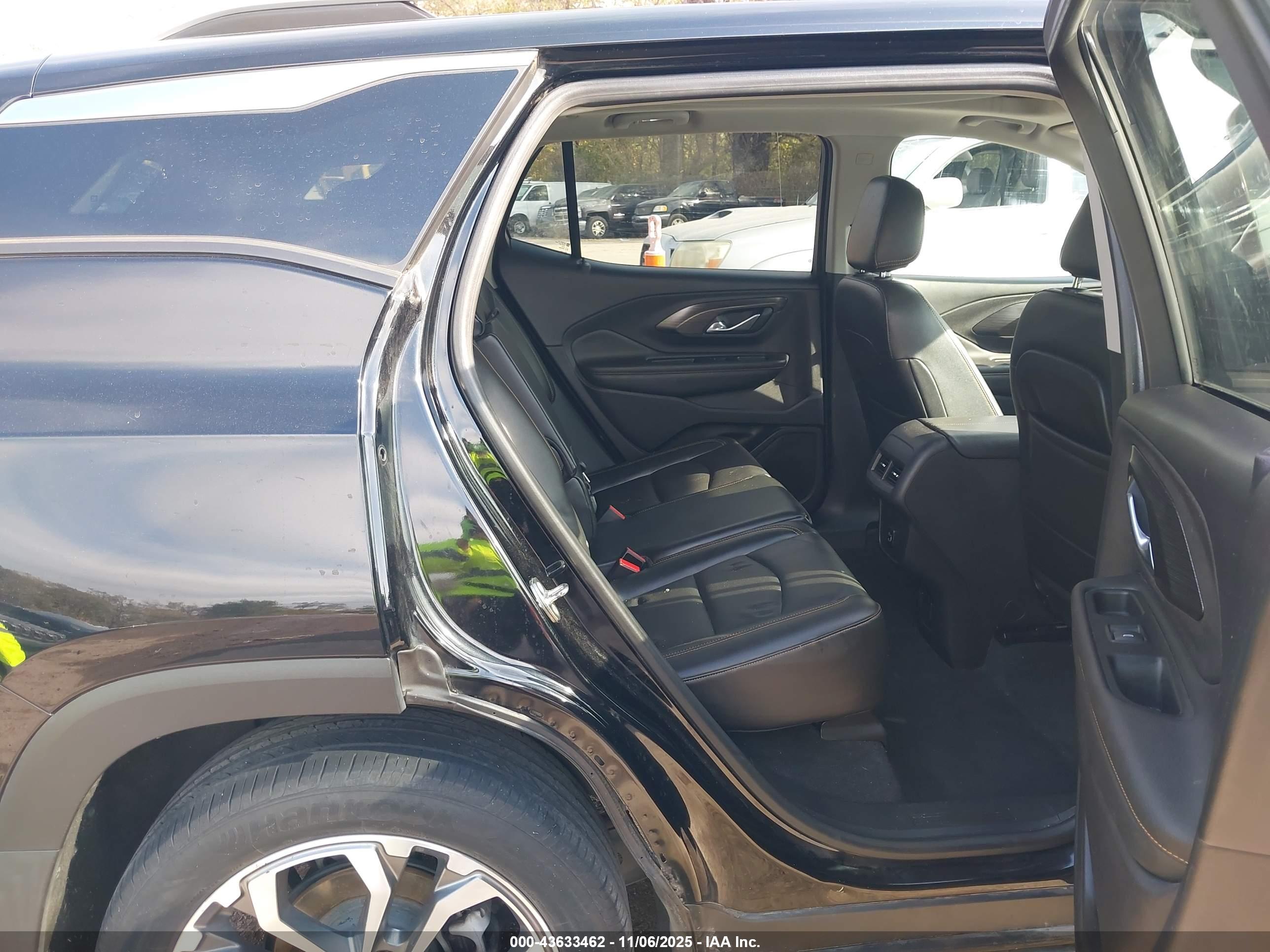 GMC TERRAIN image 8