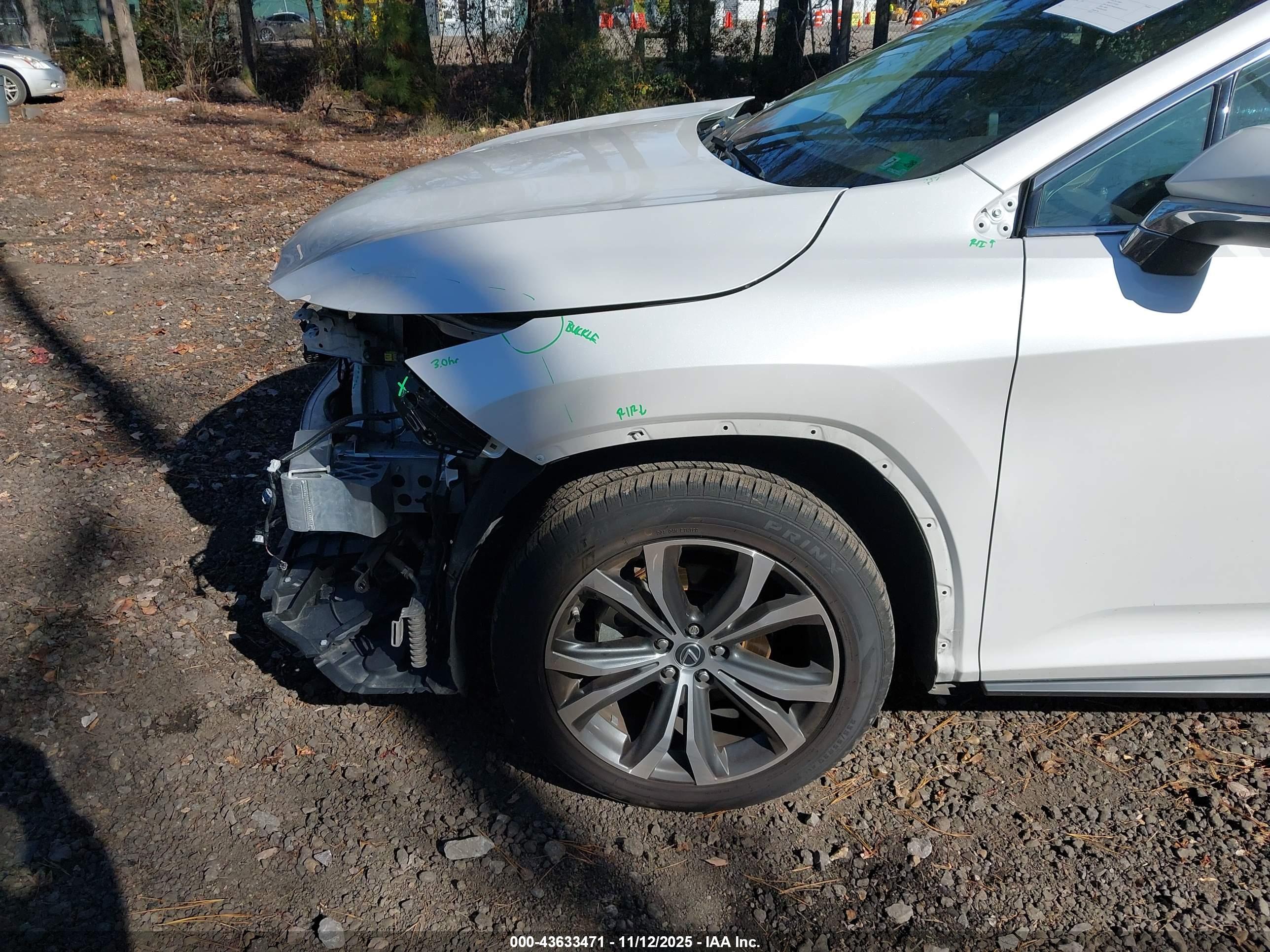 LEXUS RX image 6