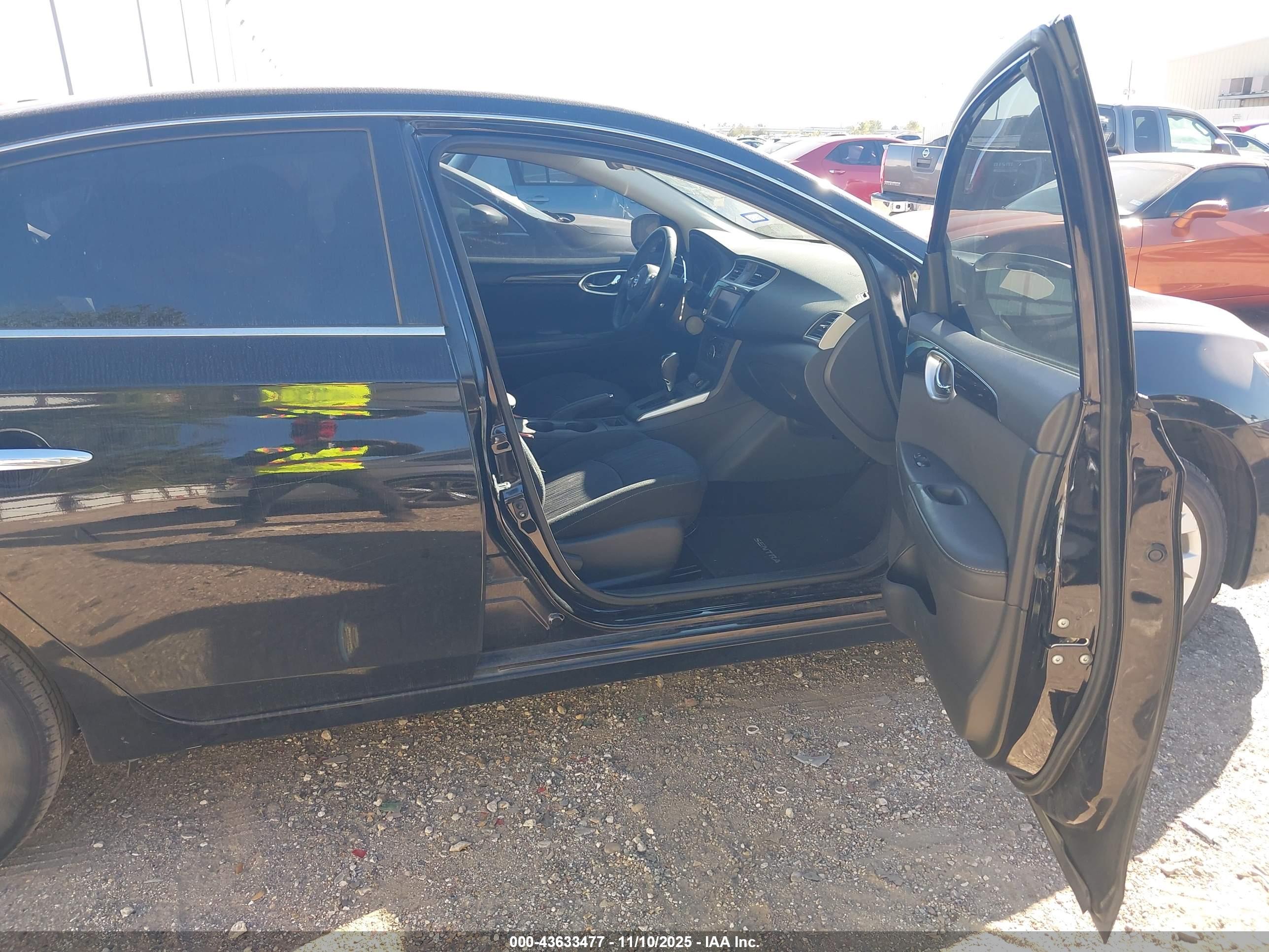 NISSAN SENTRA image 5