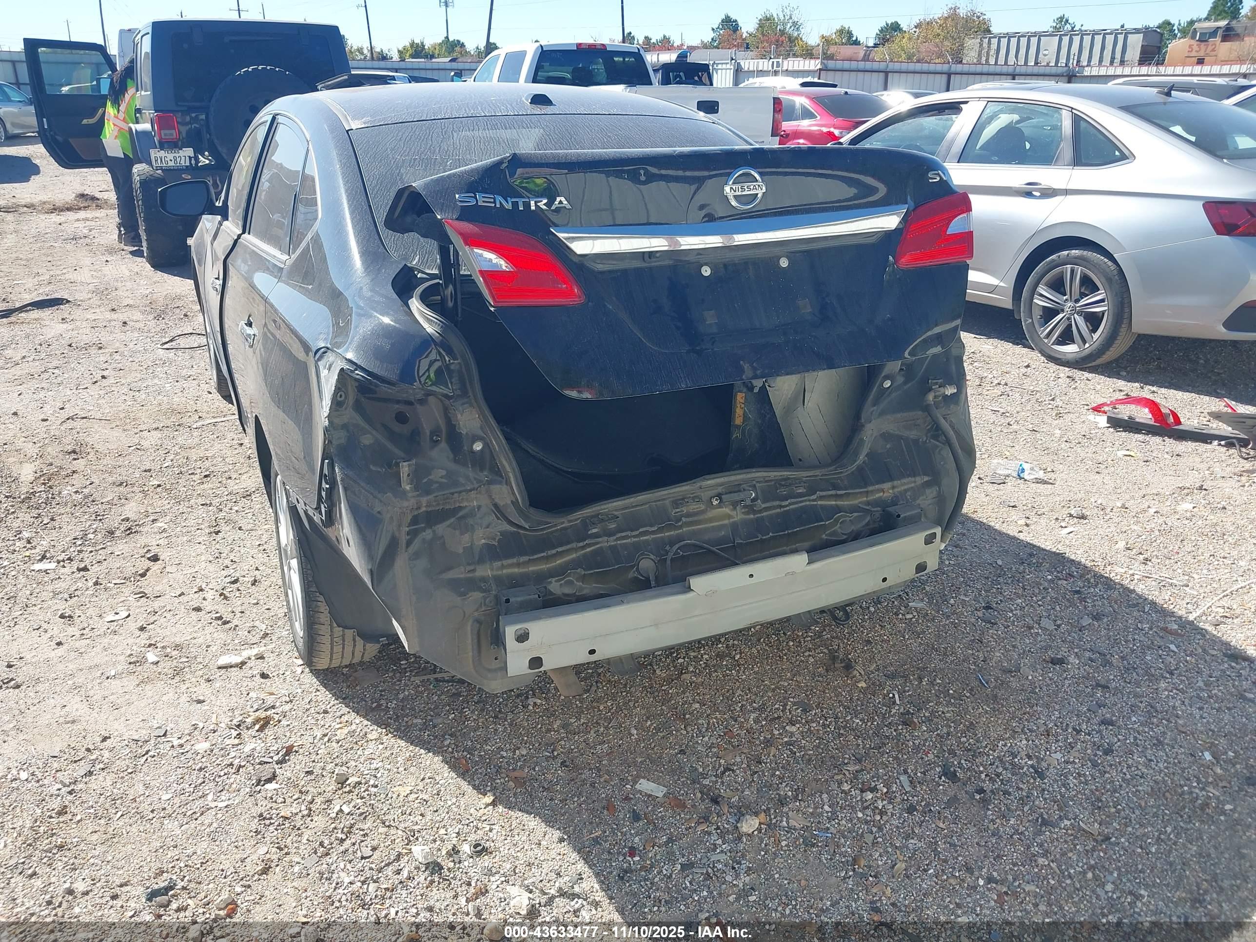 NISSAN SENTRA image 6