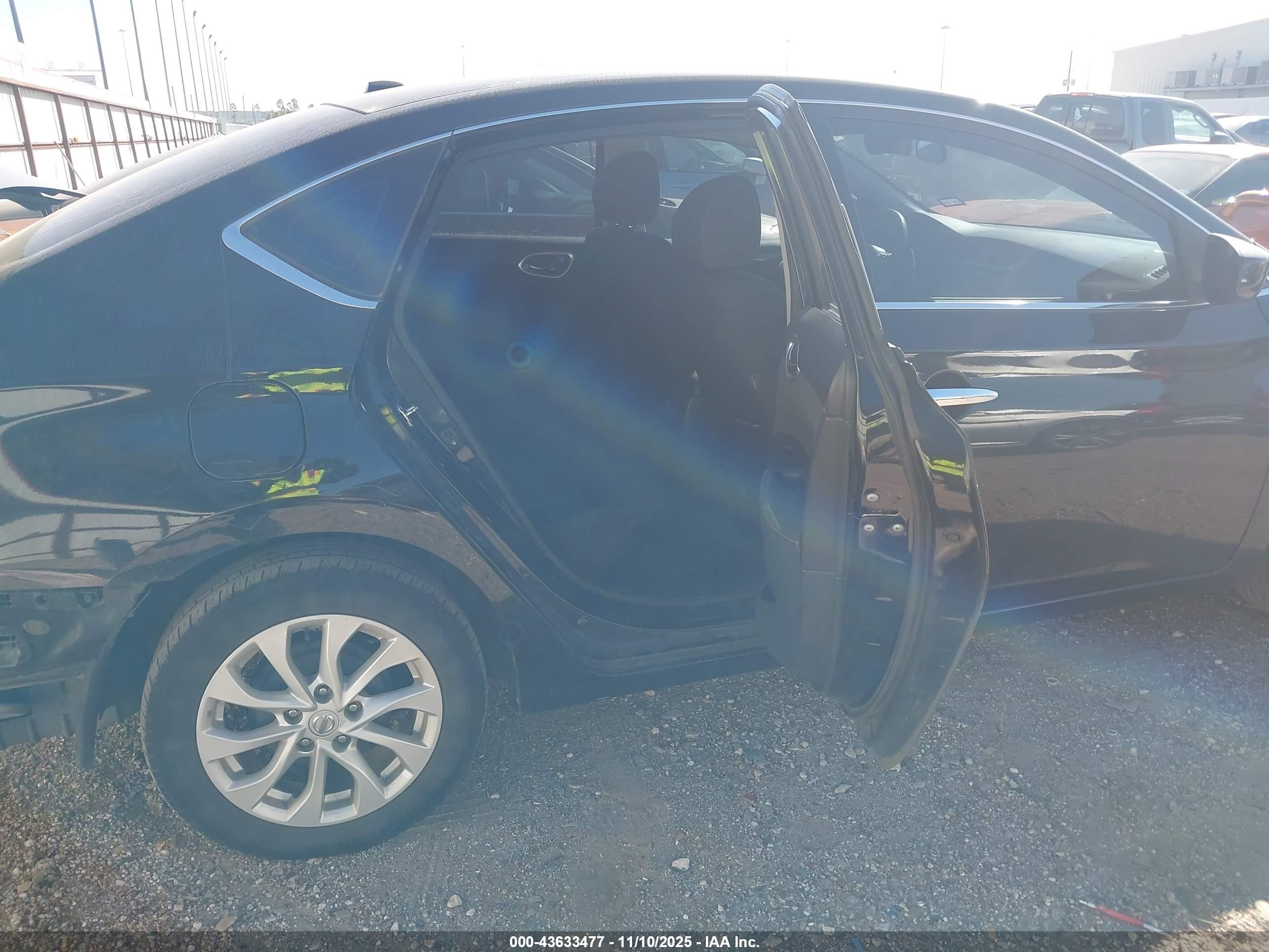 NISSAN SENTRA image 8