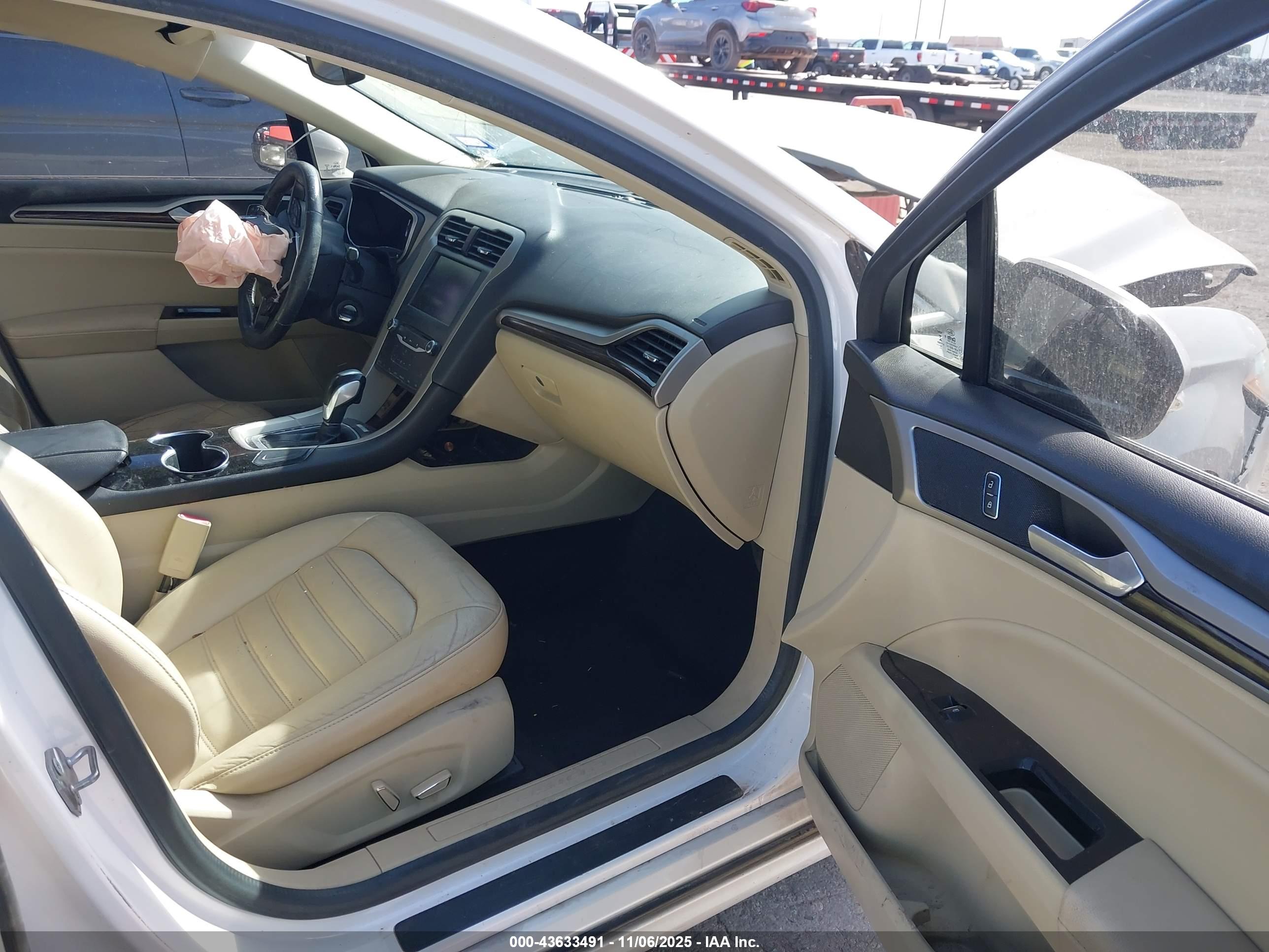FORD FUSION image 5