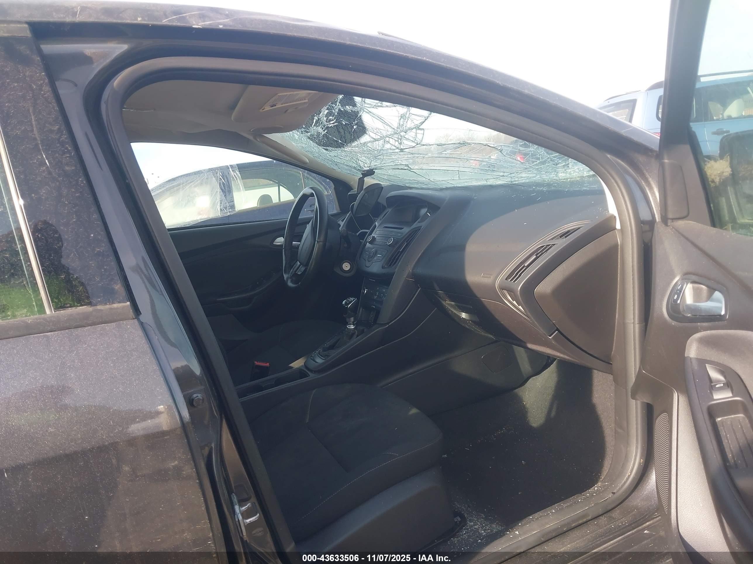 FORD FOCUS image 5