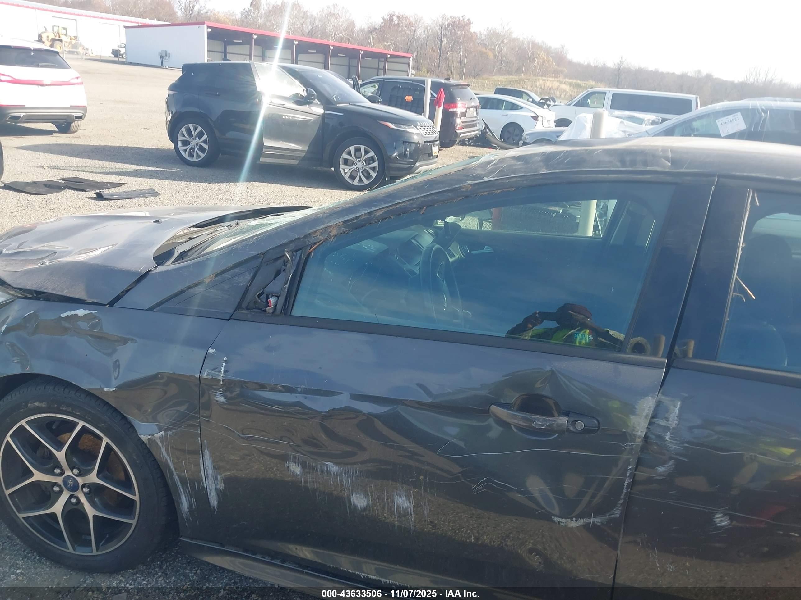 FORD FOCUS image 6