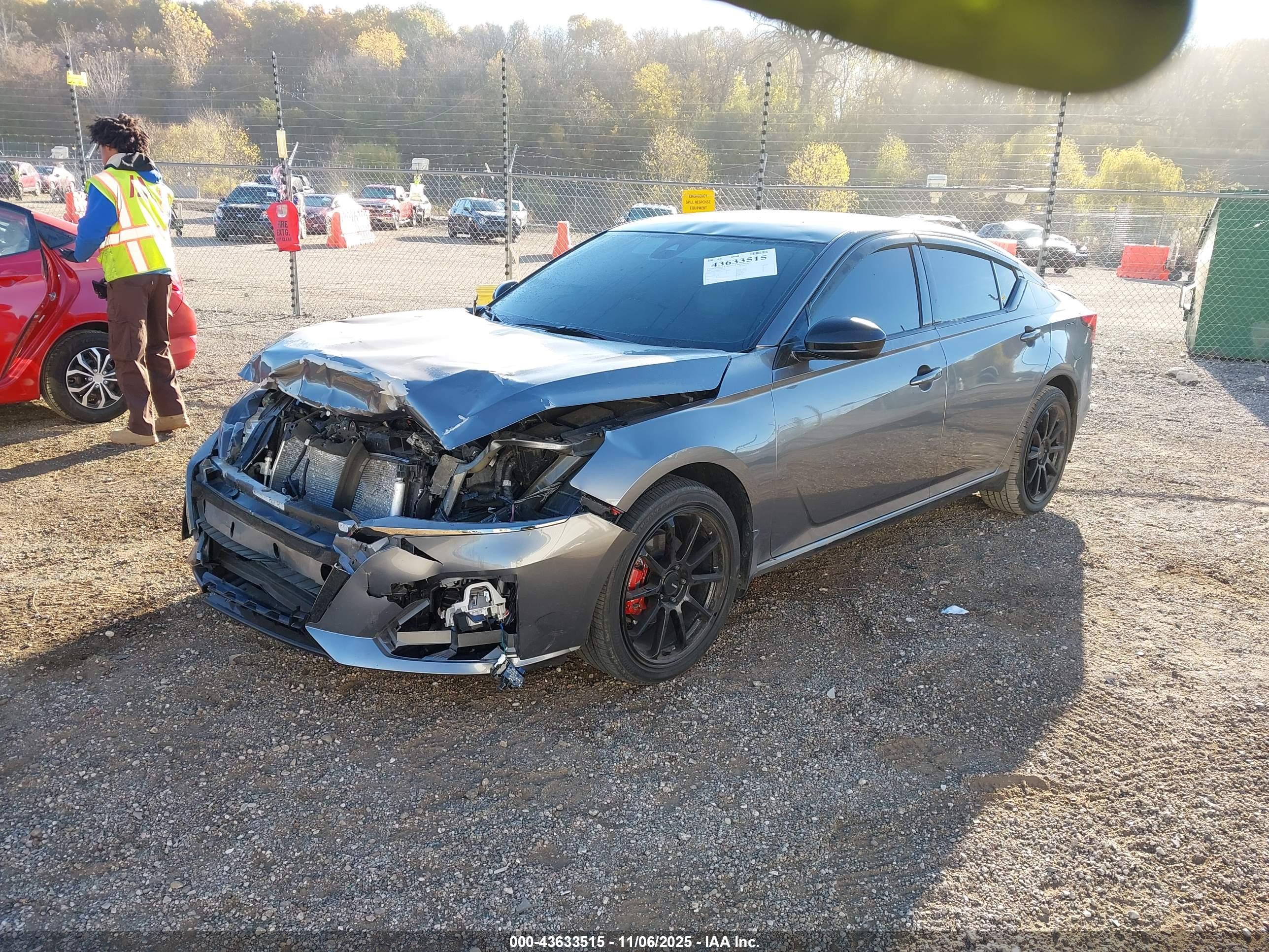 NISSAN ALTIMA image 2