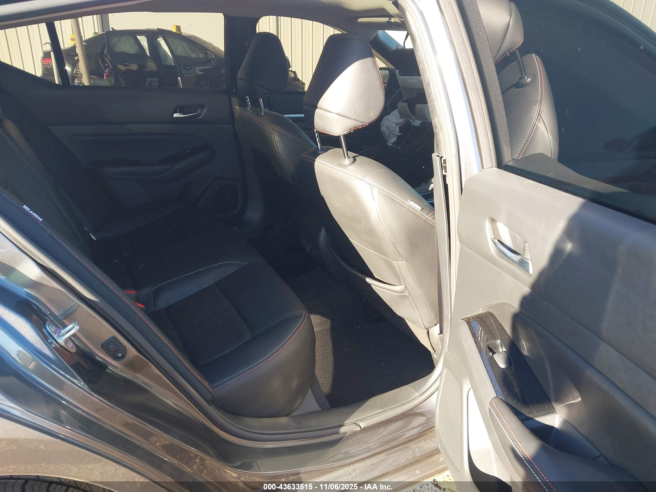 NISSAN ALTIMA image 8