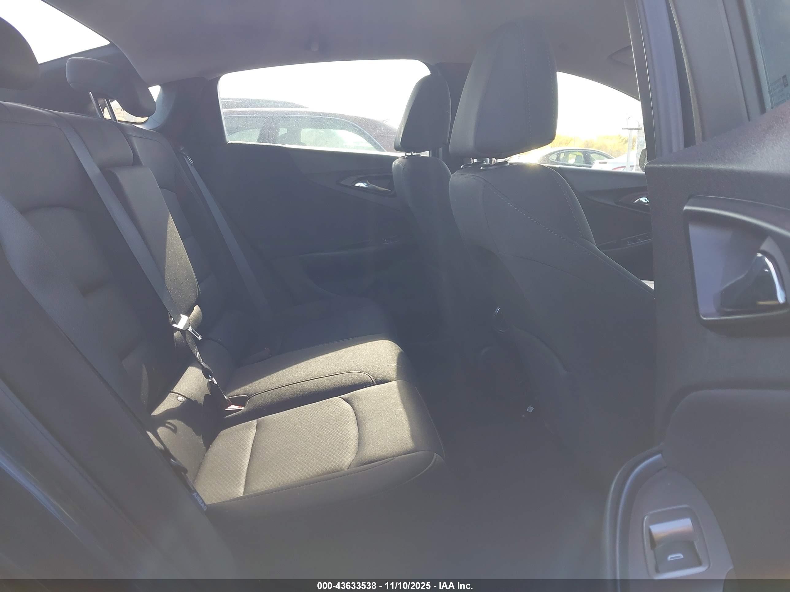 CHEVROLET MALIBU image 8