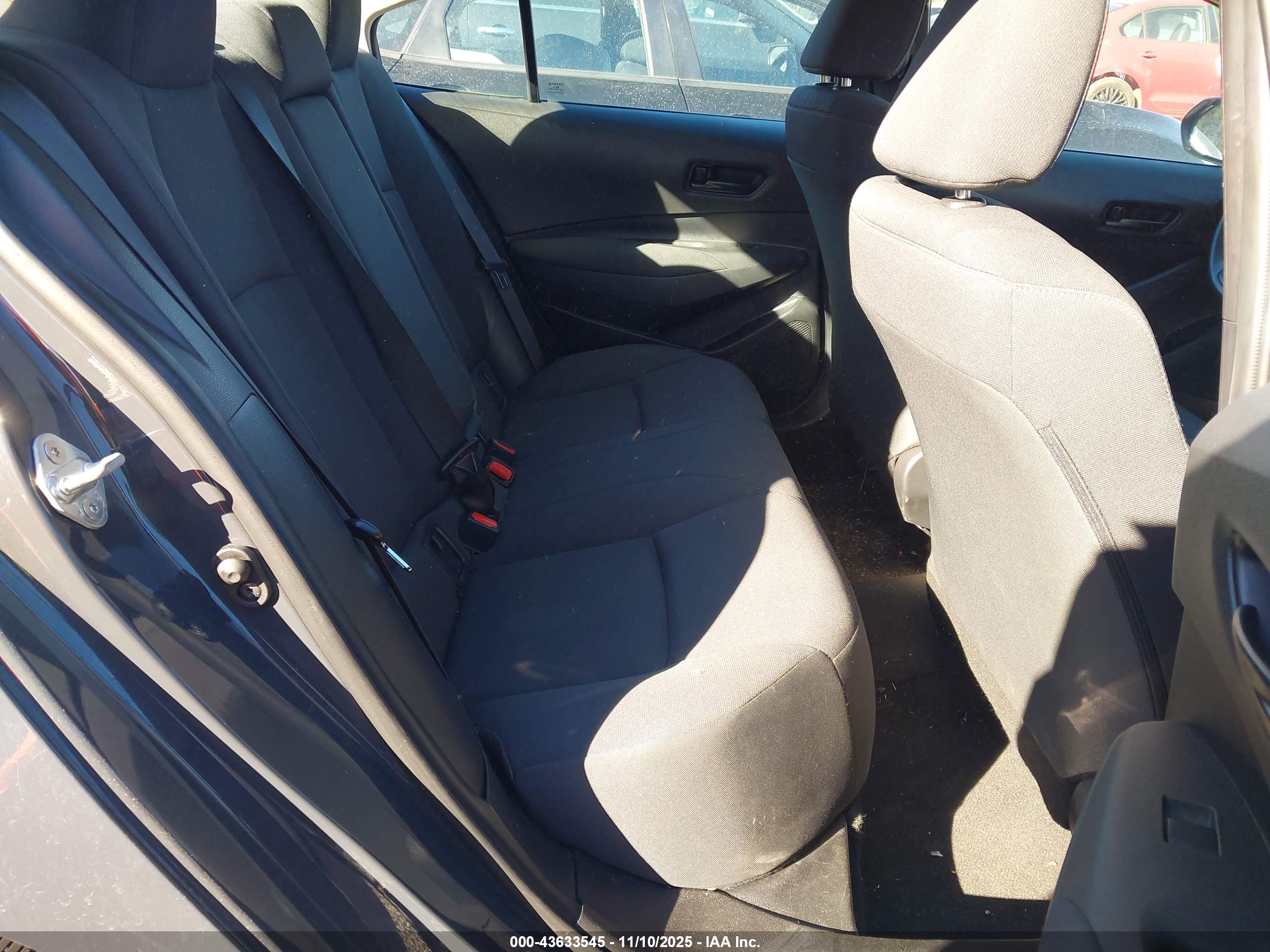 TOYOTA COROLLA image 8