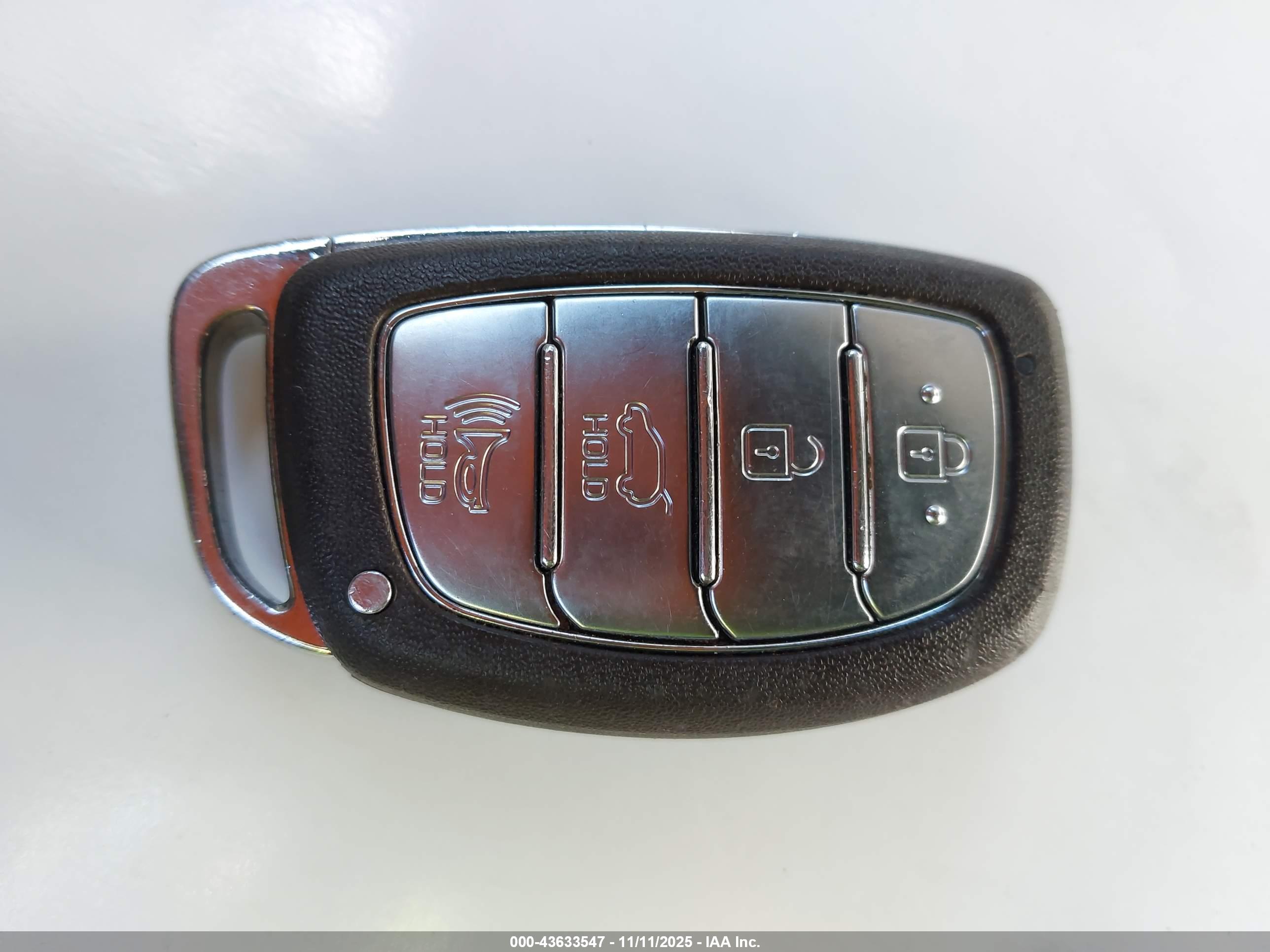 HYUNDAI TUCSON image 11