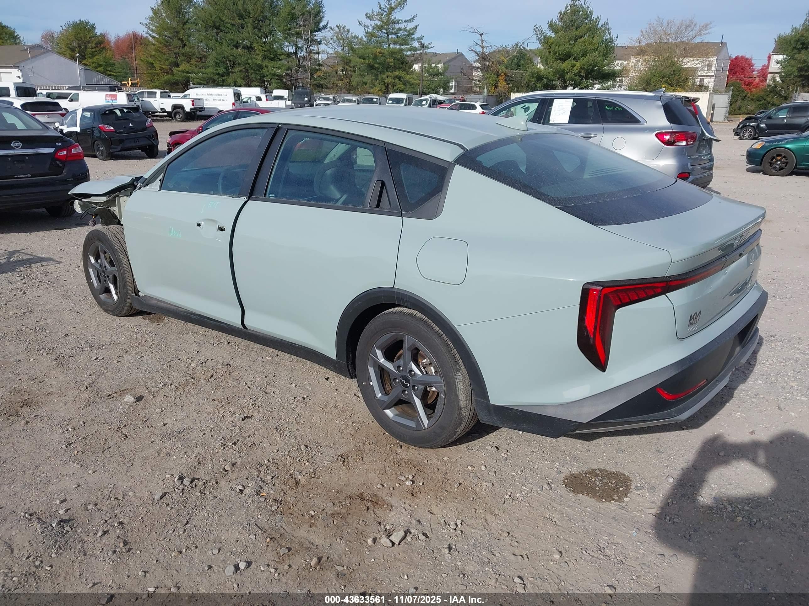 KIA K4 image 3