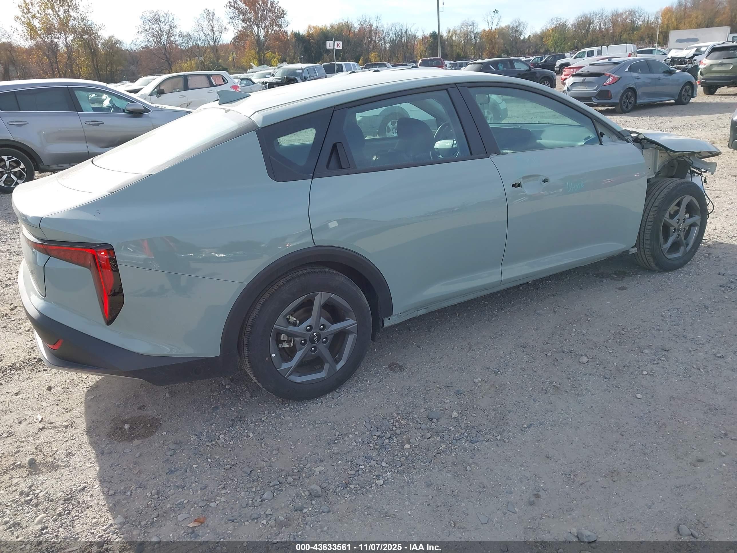 KIA K4 image 4