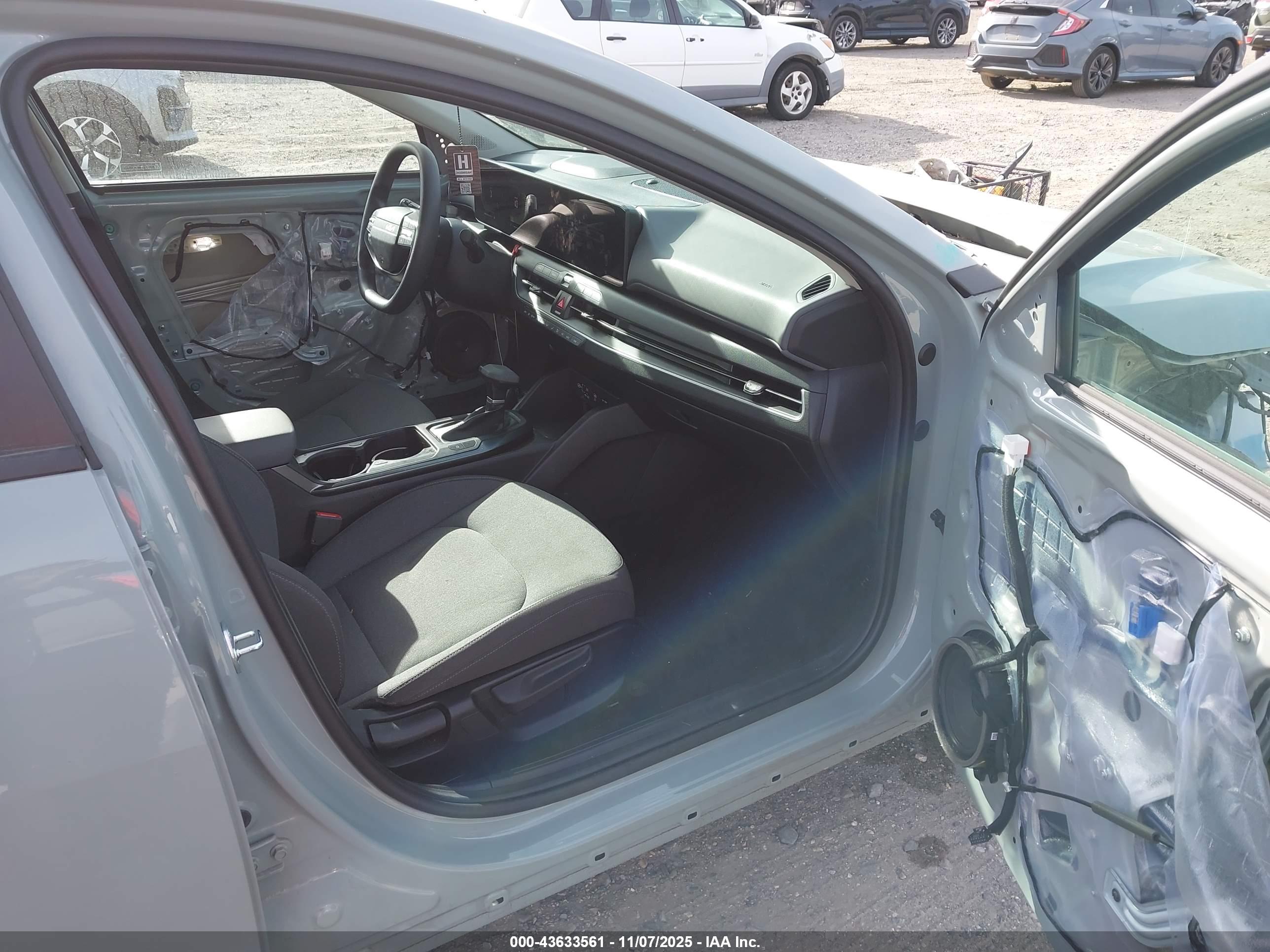 KIA K4 image 5