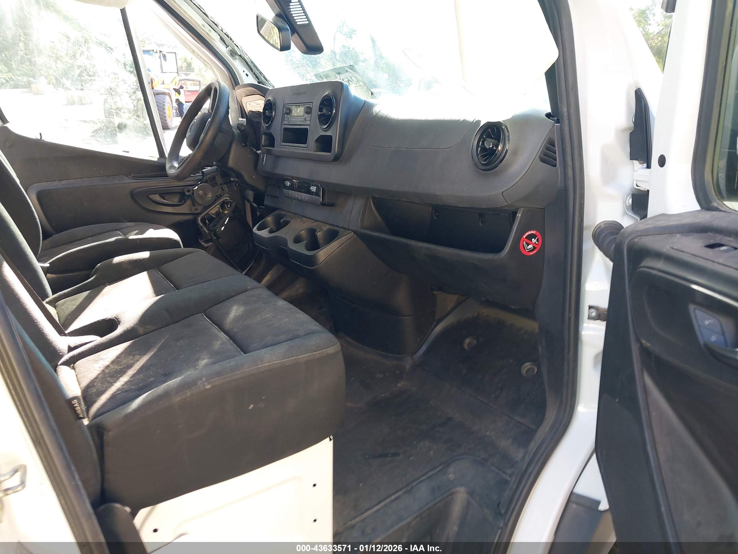 MERCEDES-BENZ SPRINTER image 5