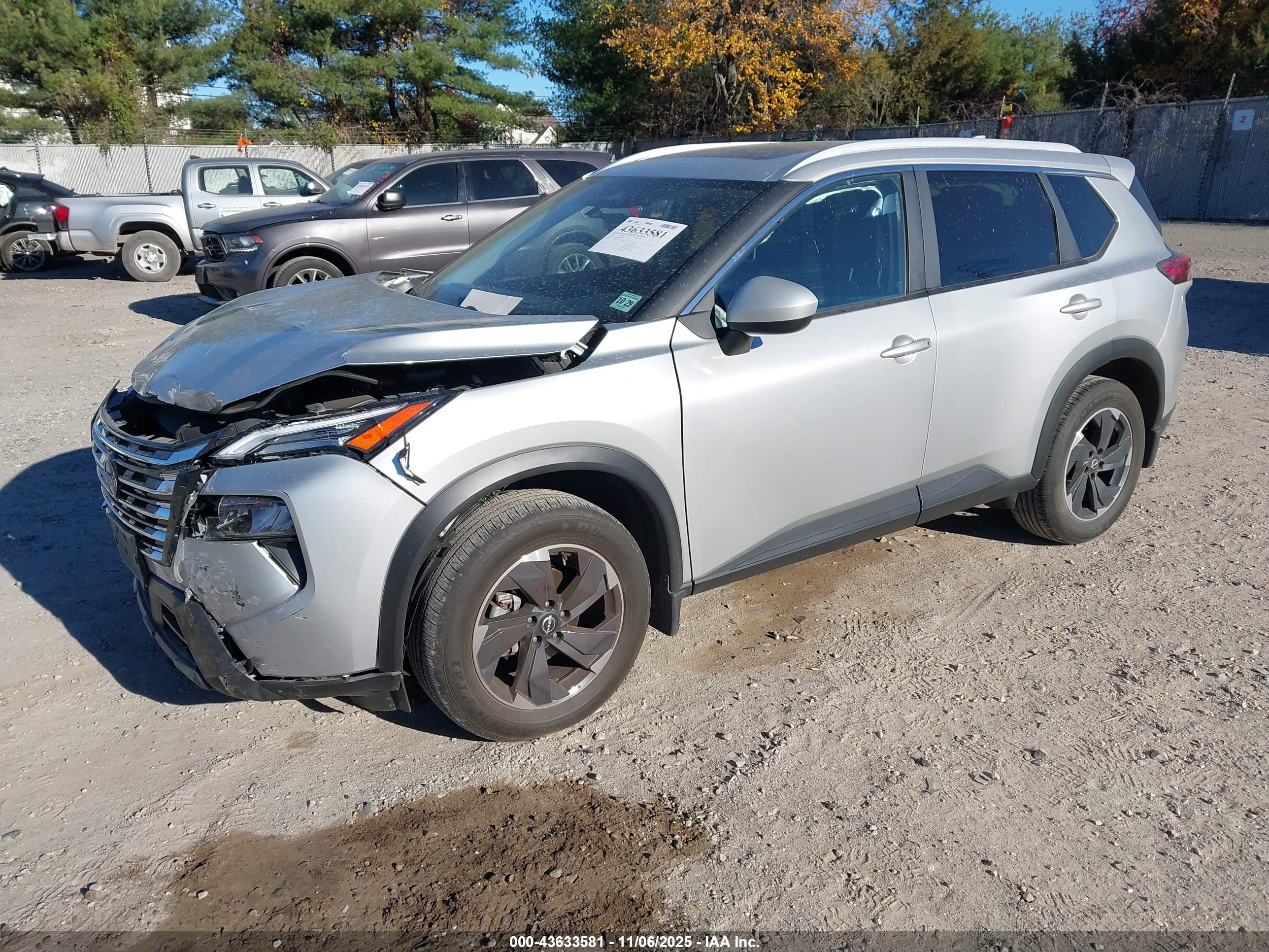 NISSAN ROGUE image 2