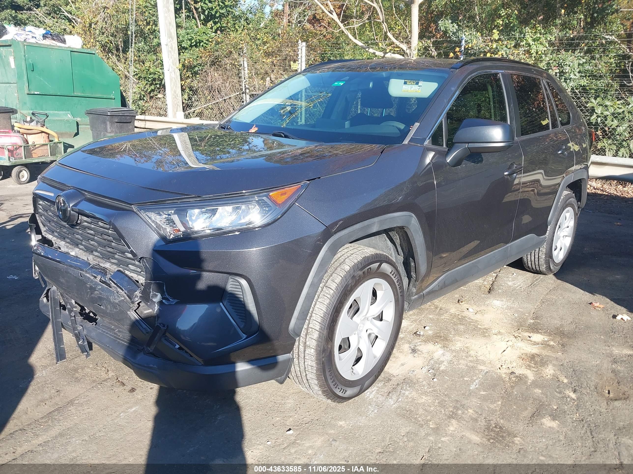 TOYOTA RAV4 image 2