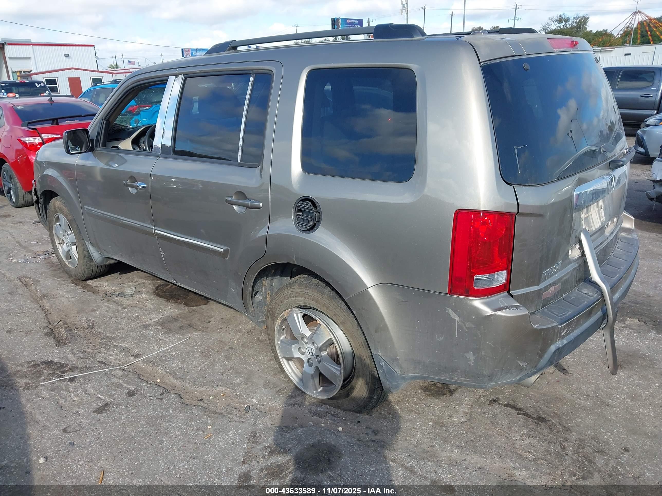 HONDA PILOT image 3