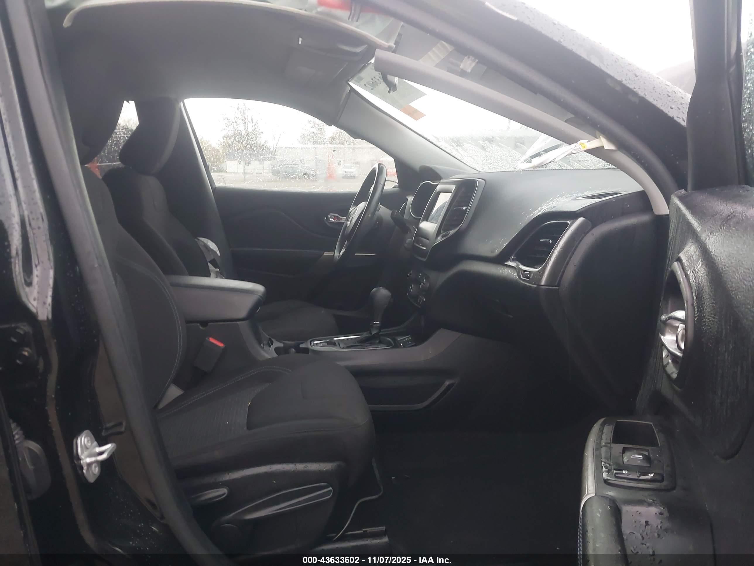 JEEP CHEROKEE image 5