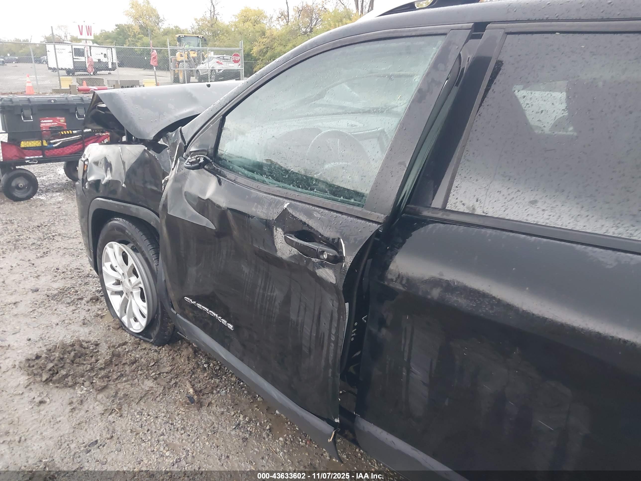 JEEP CHEROKEE image 6