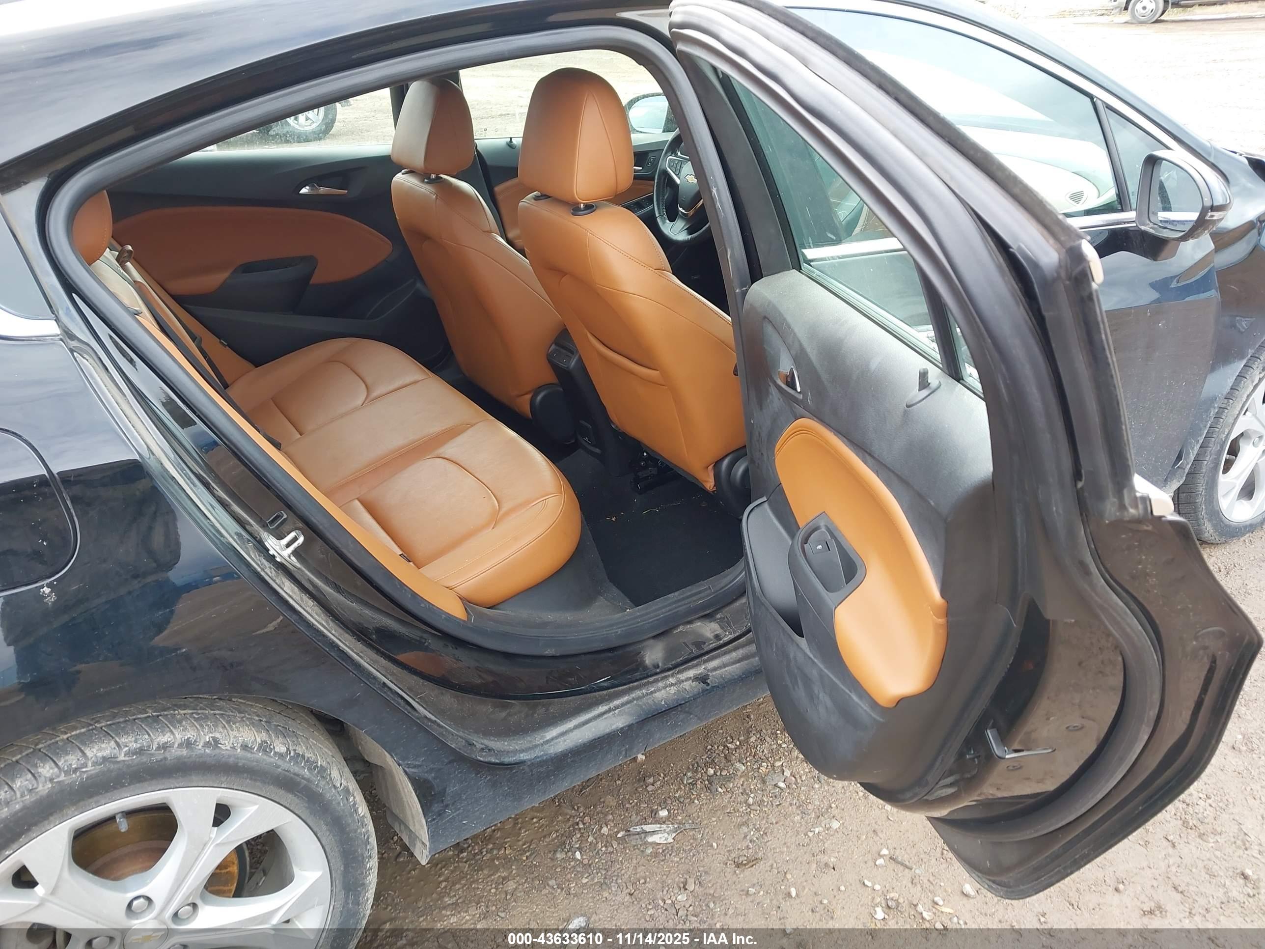 CHEVROLET CRUZE image 8