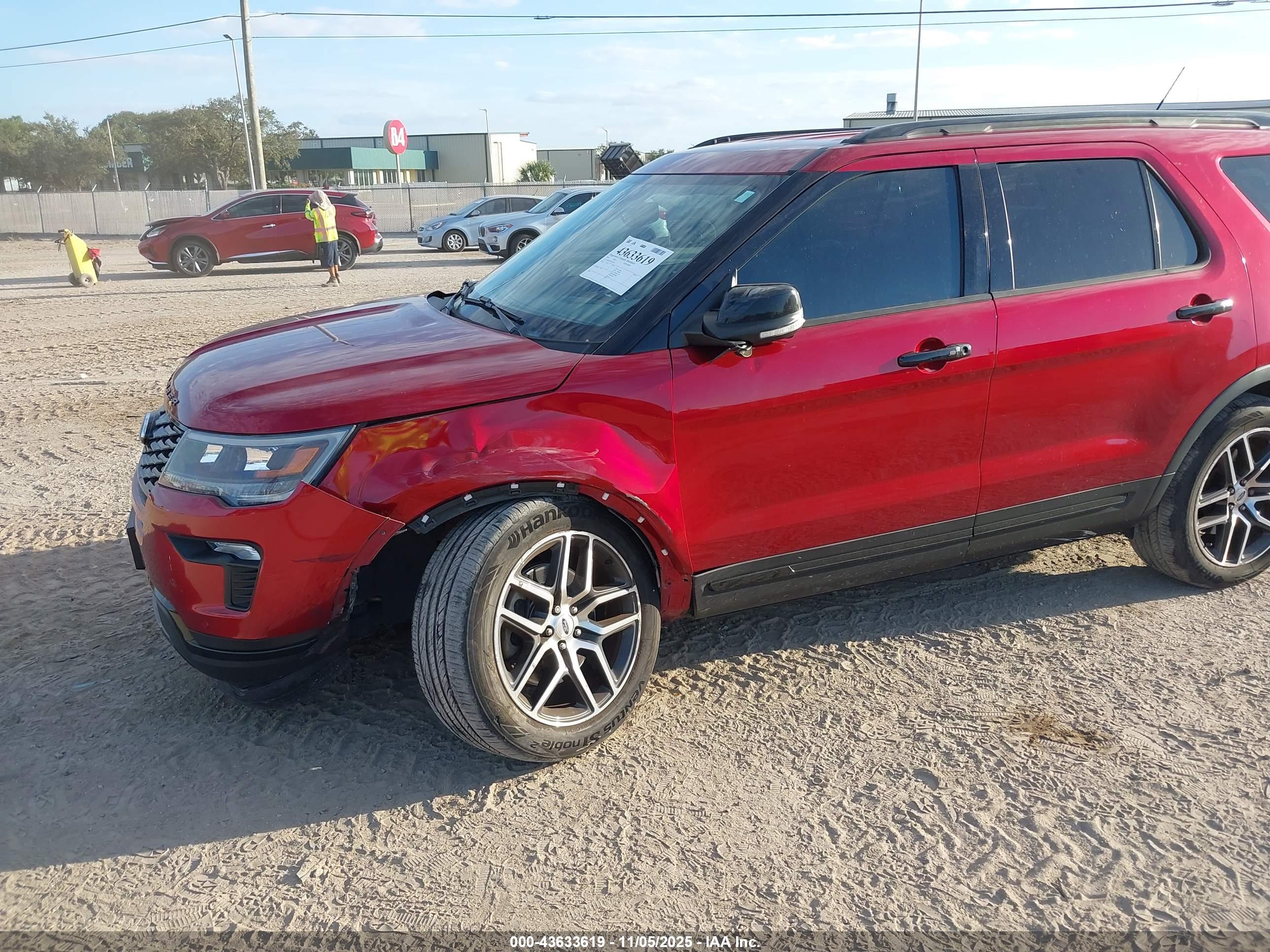 FORD EXPLORER image 6