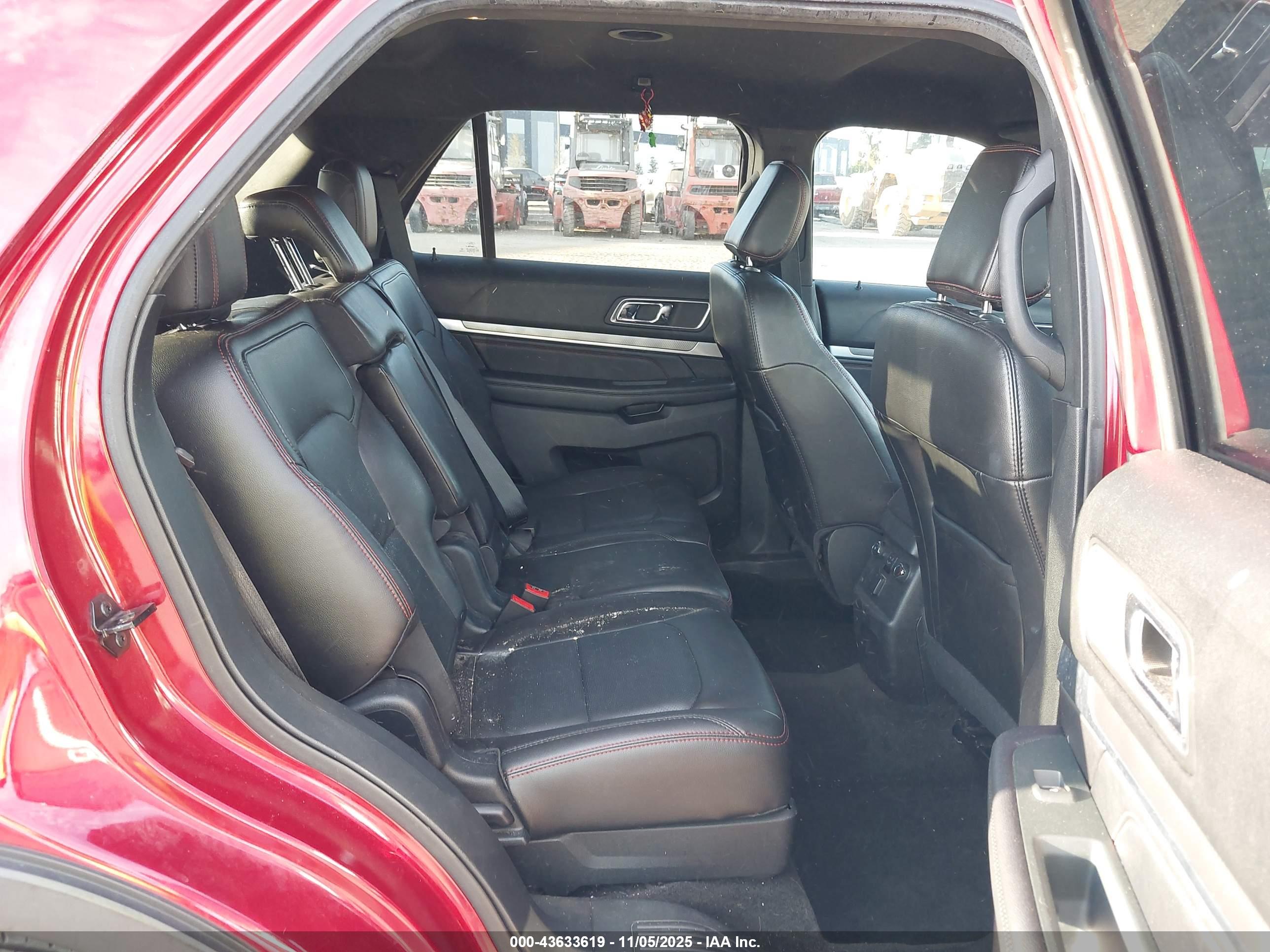 FORD EXPLORER image 8
