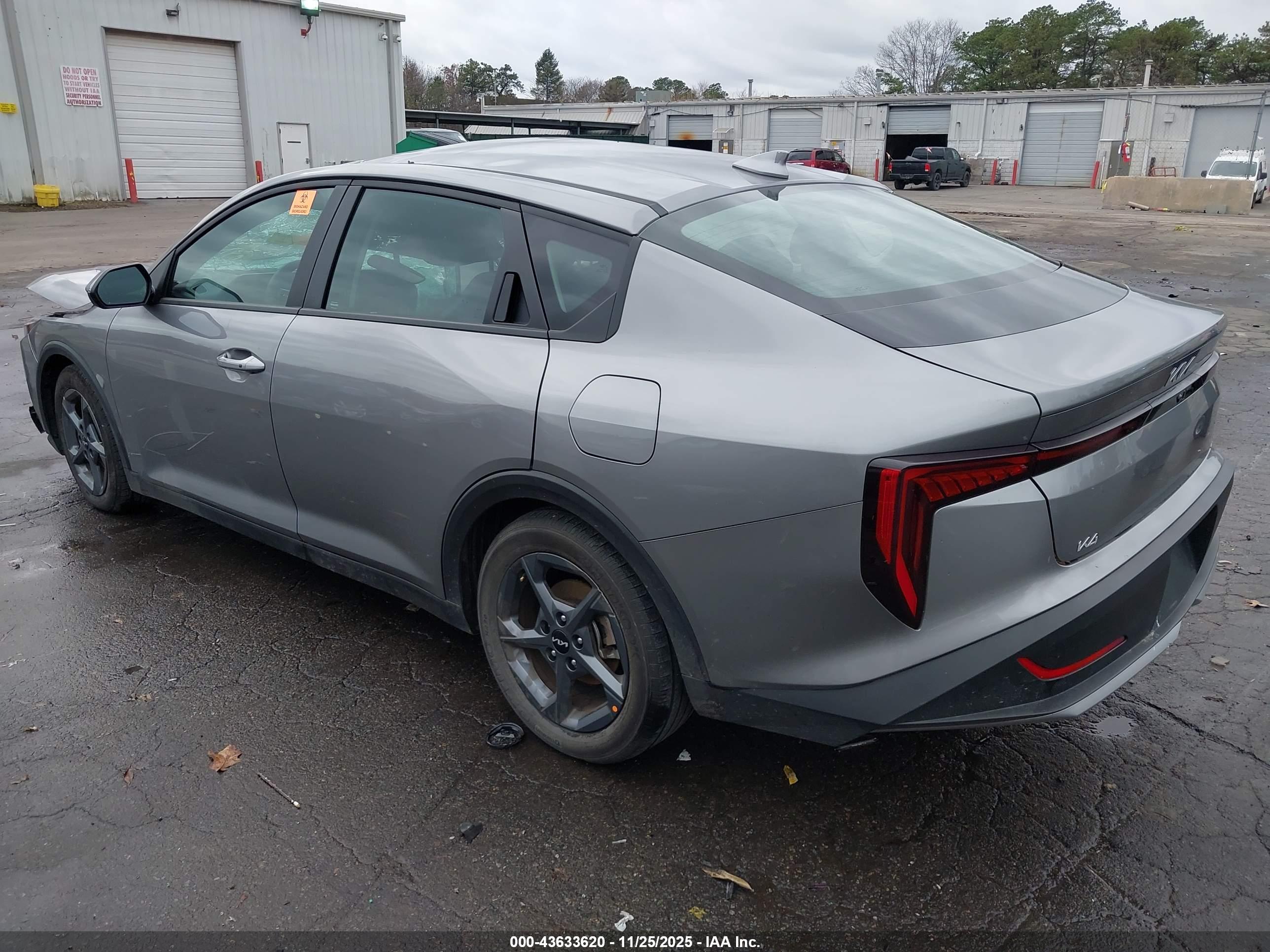 KIA K4 image 3
