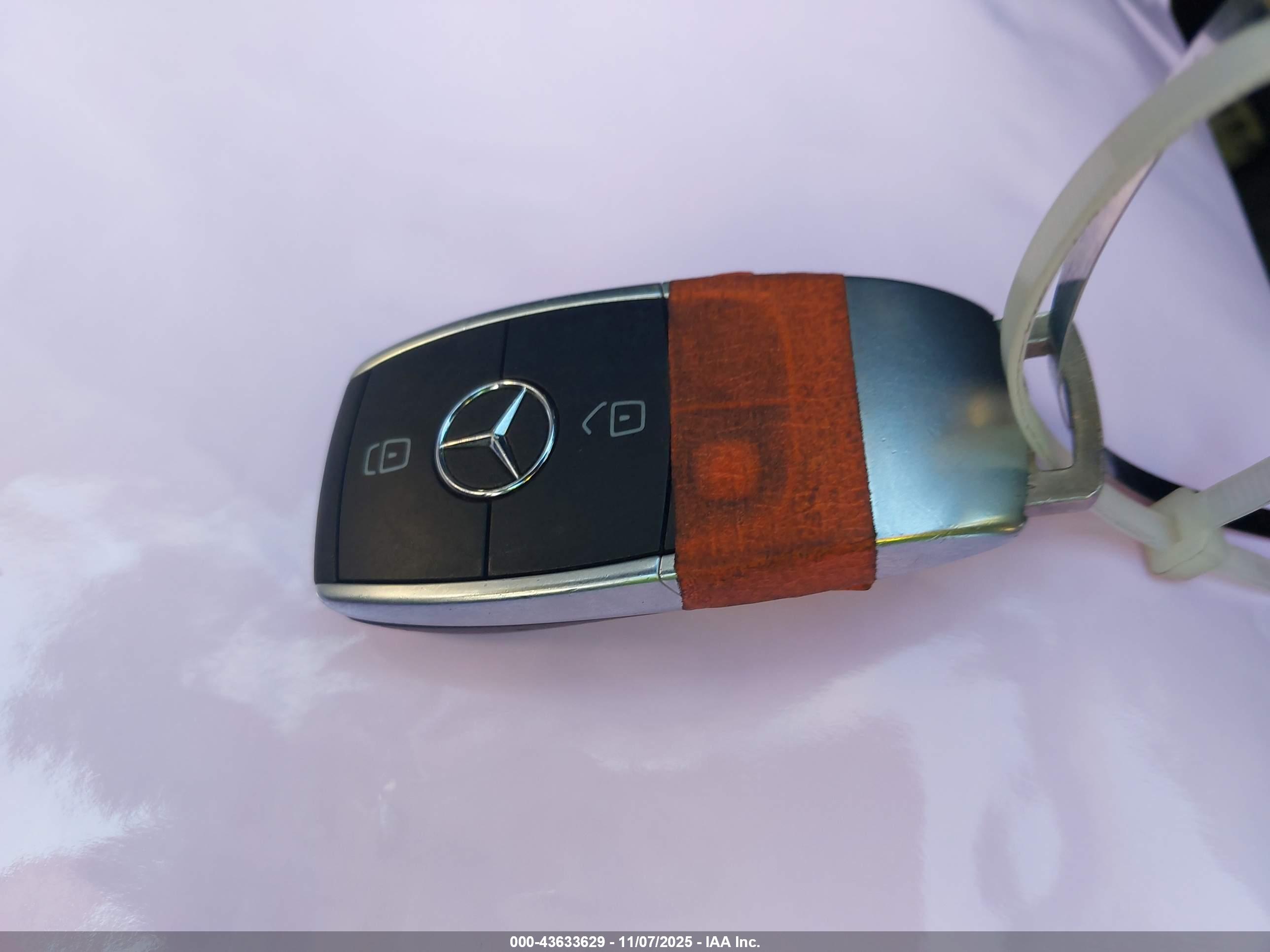 MERCEDES-BENZ C image 11