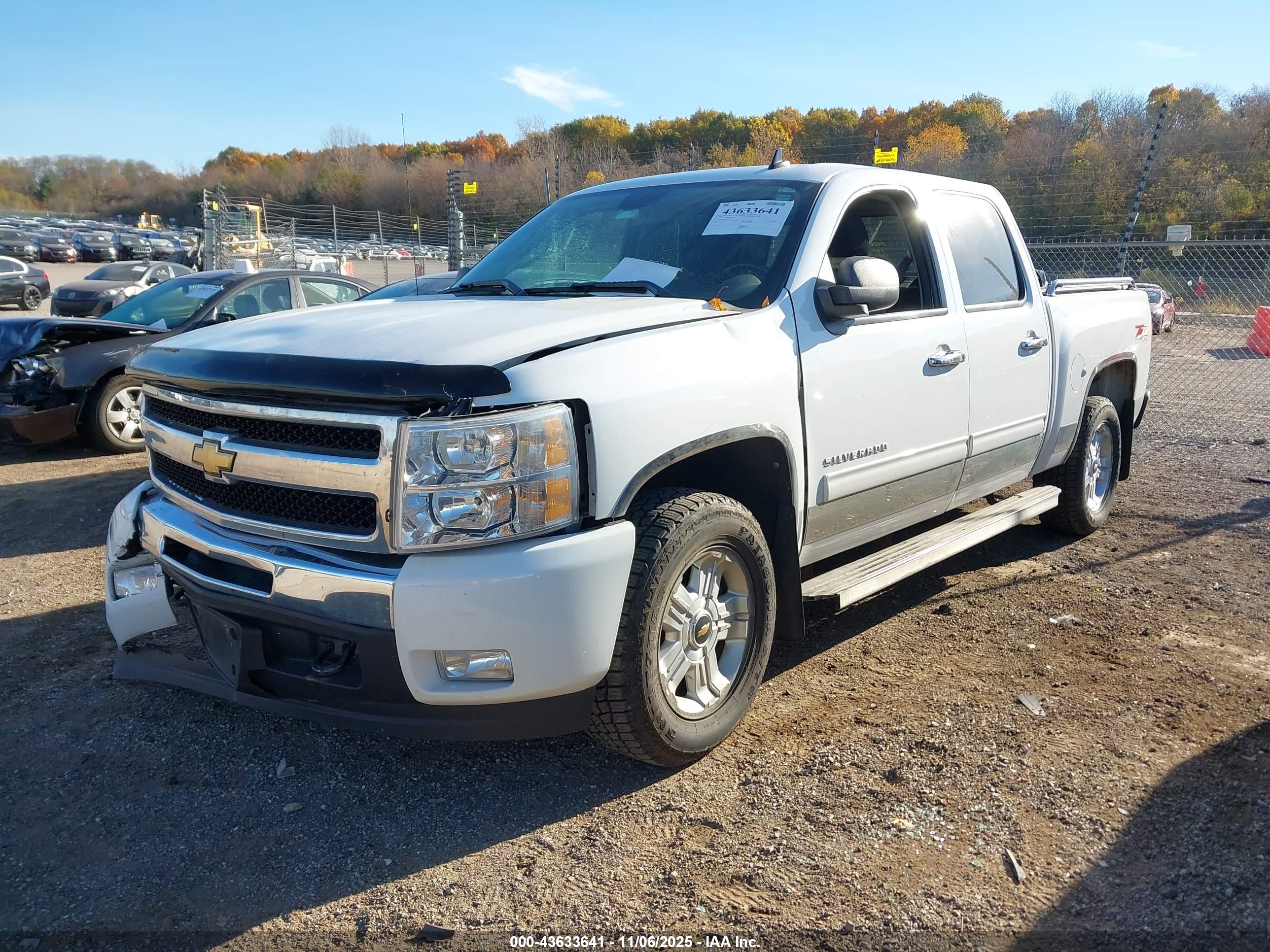 CHEVROLET SILVERADO image 2