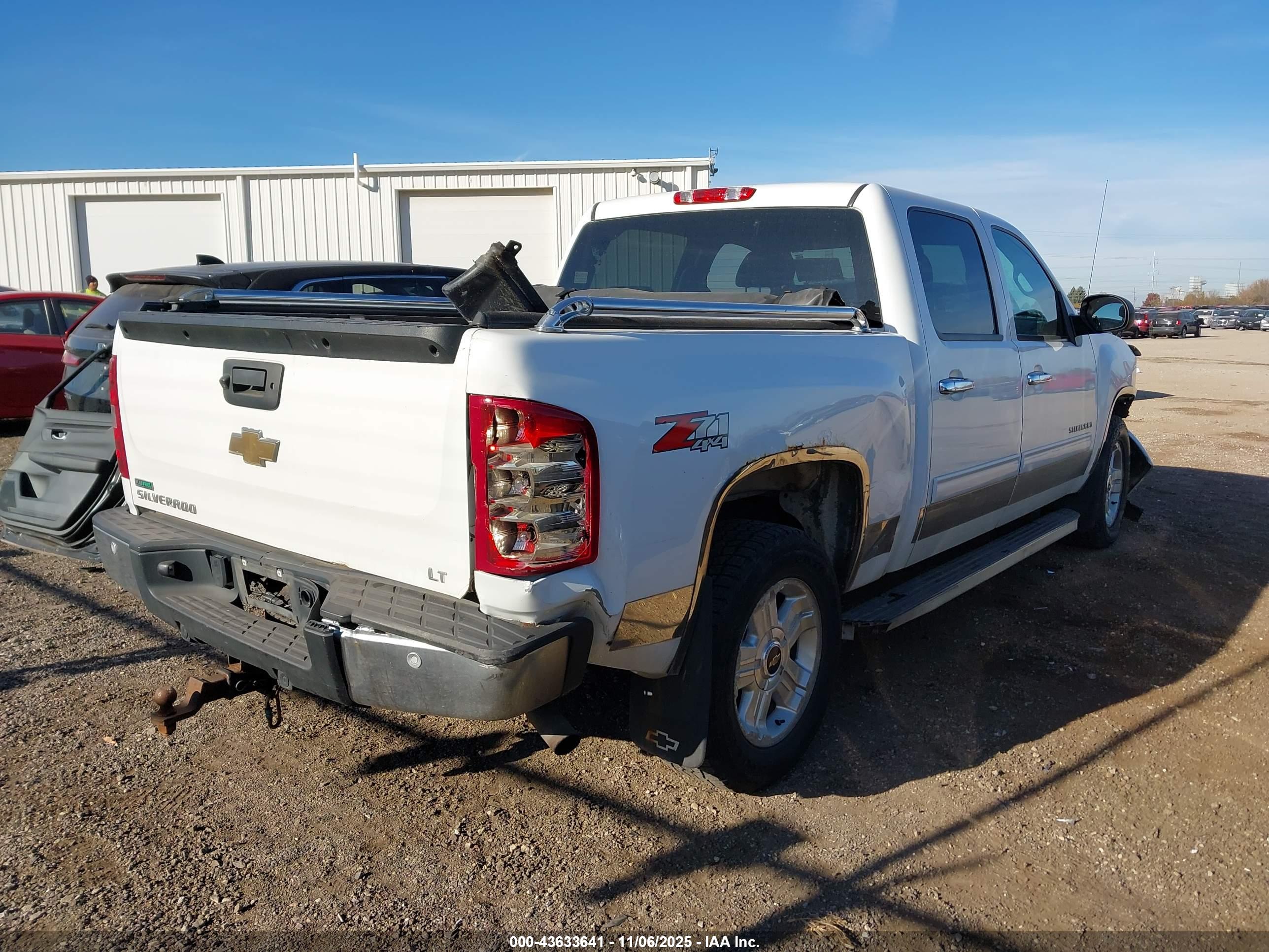CHEVROLET SILVERADO image 4