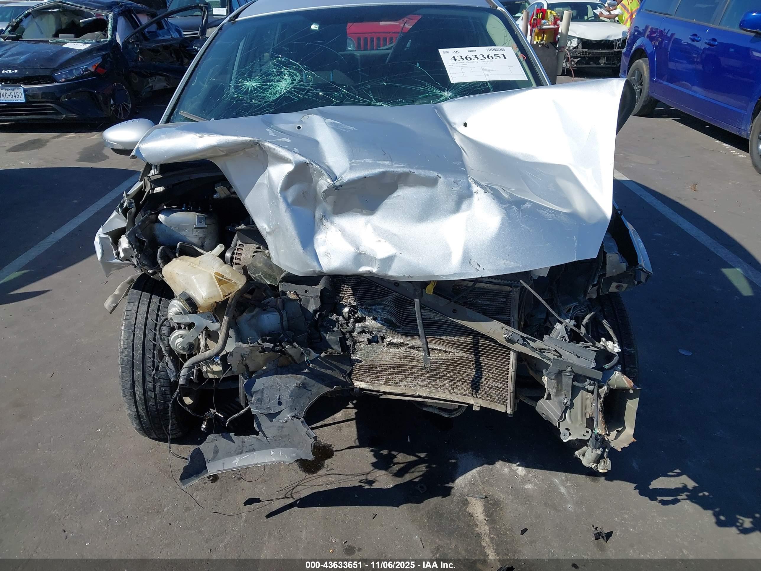FORD FIESTA image 6