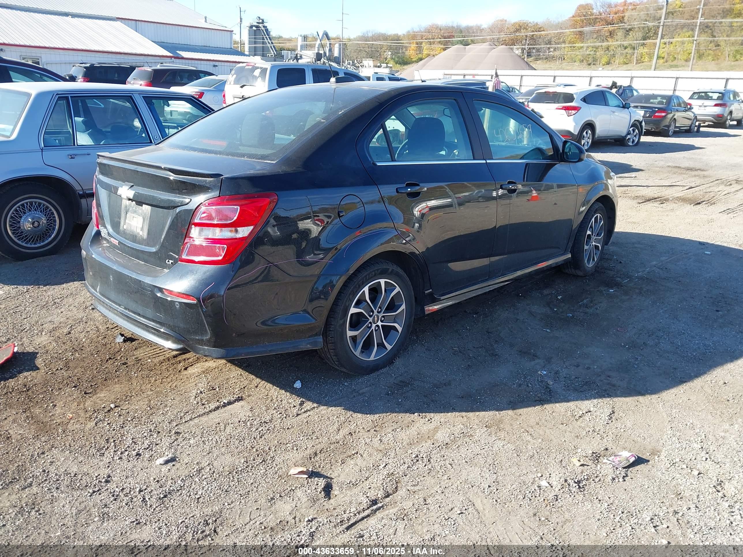 CHEVROLET SONIC image 4
