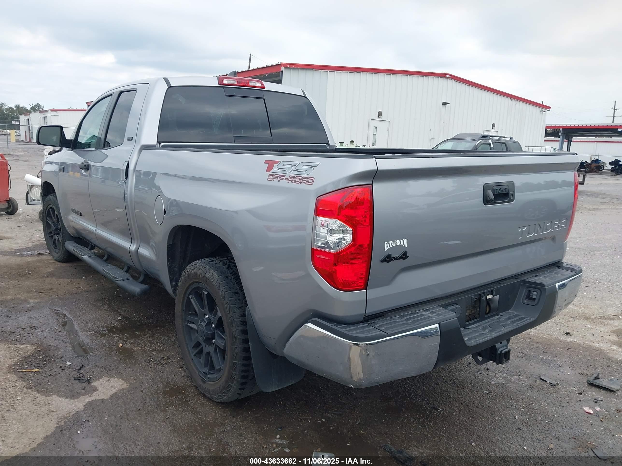 TOYOTA TUNDRA image 3