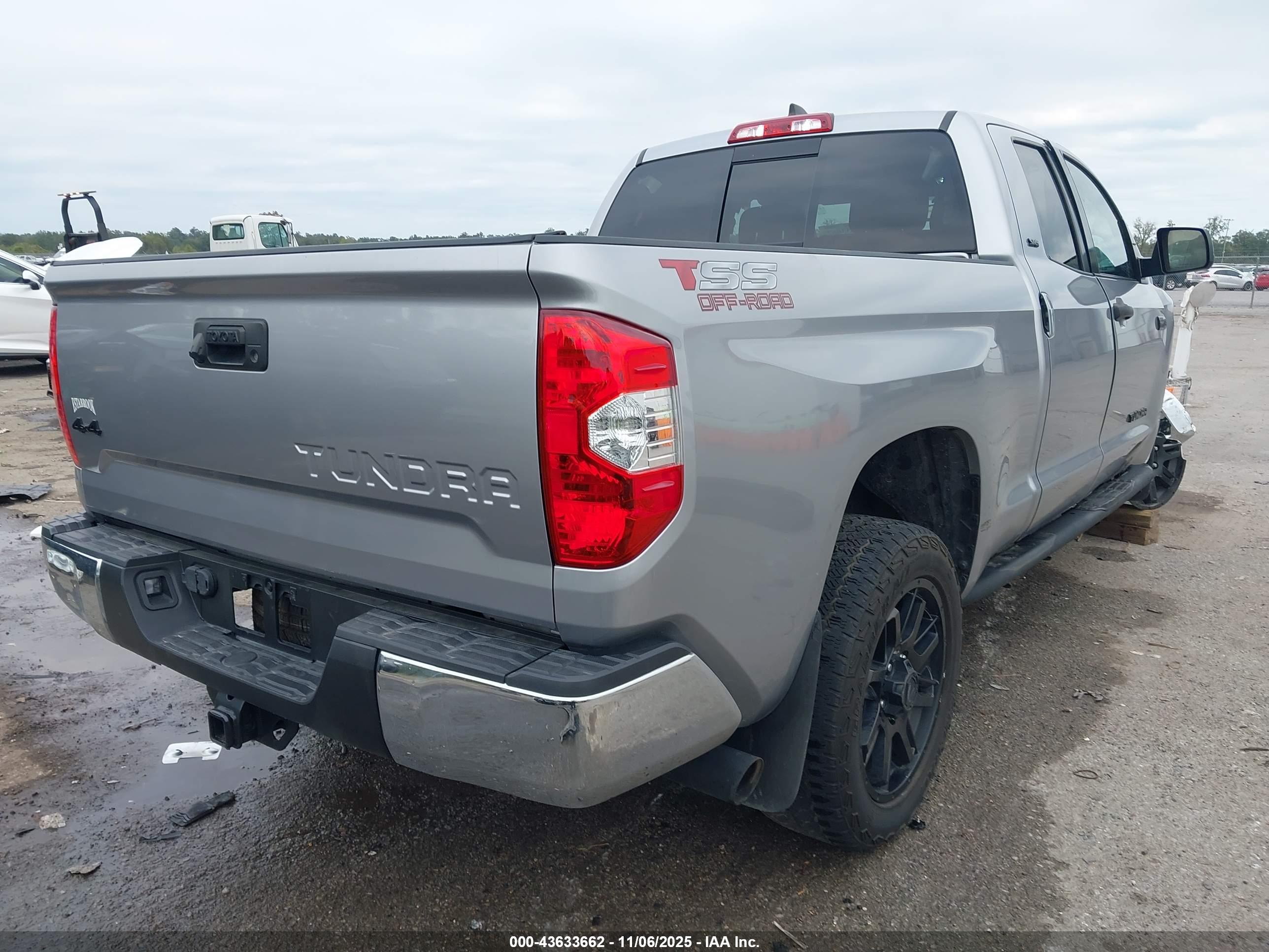 TOYOTA TUNDRA image 4