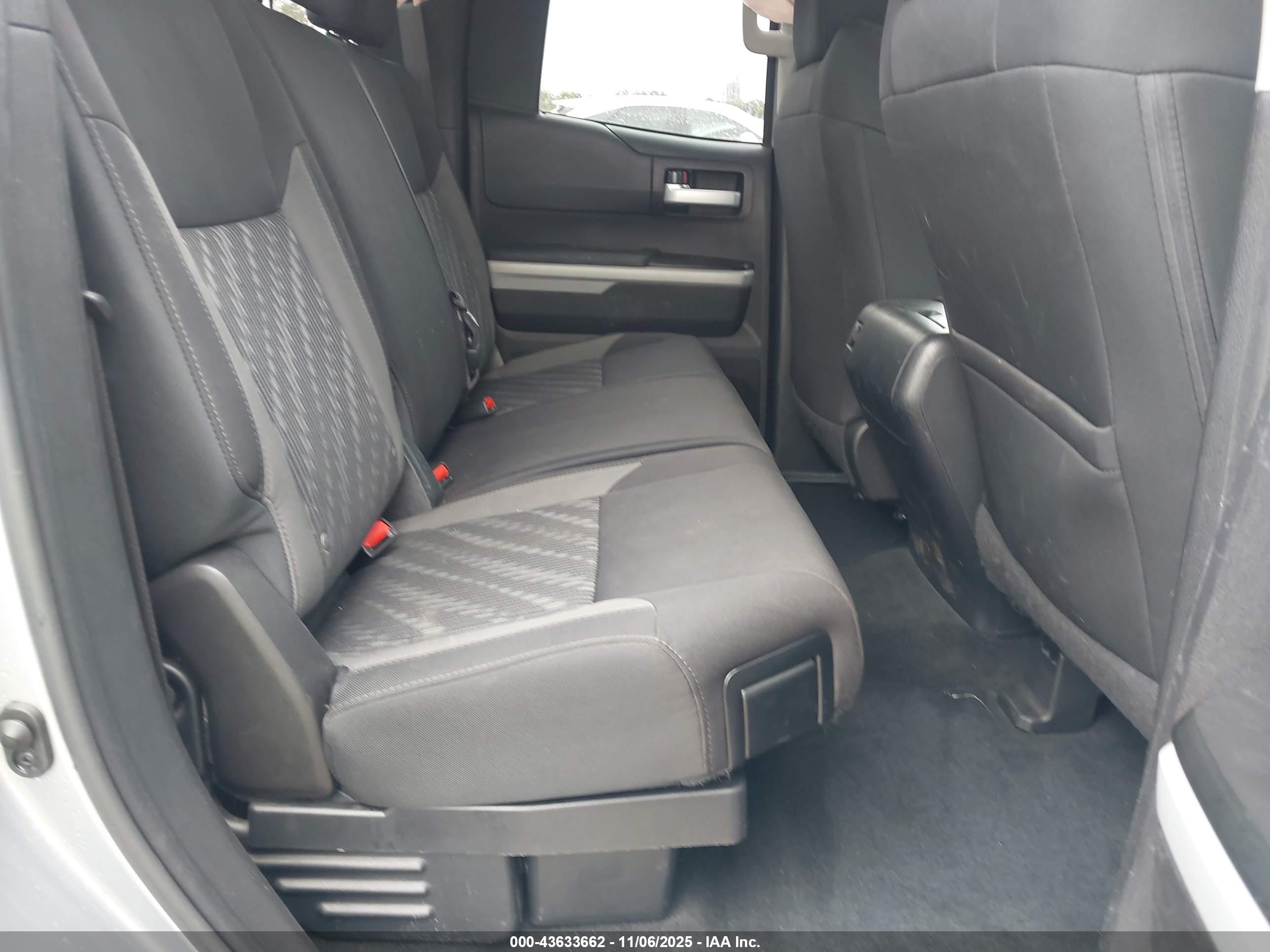 TOYOTA TUNDRA image 8
