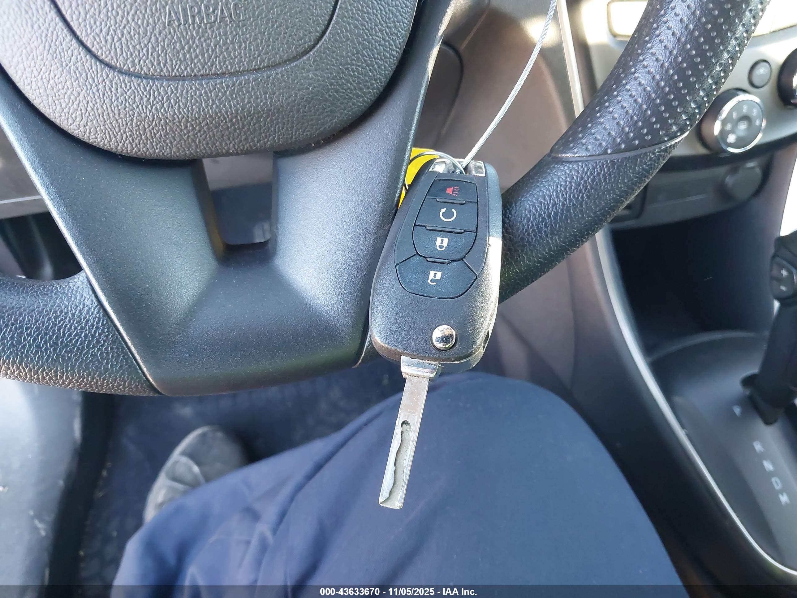CHEVROLET TRAX image 11
