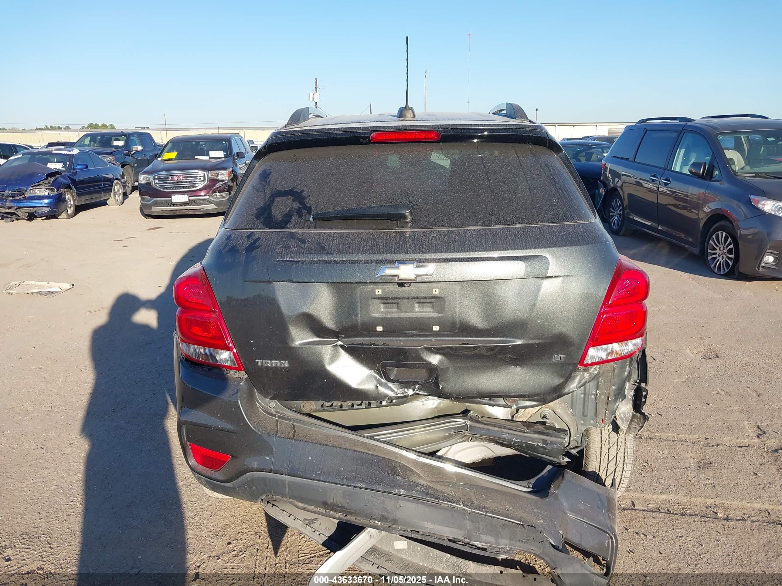 CHEVROLET TRAX image 6