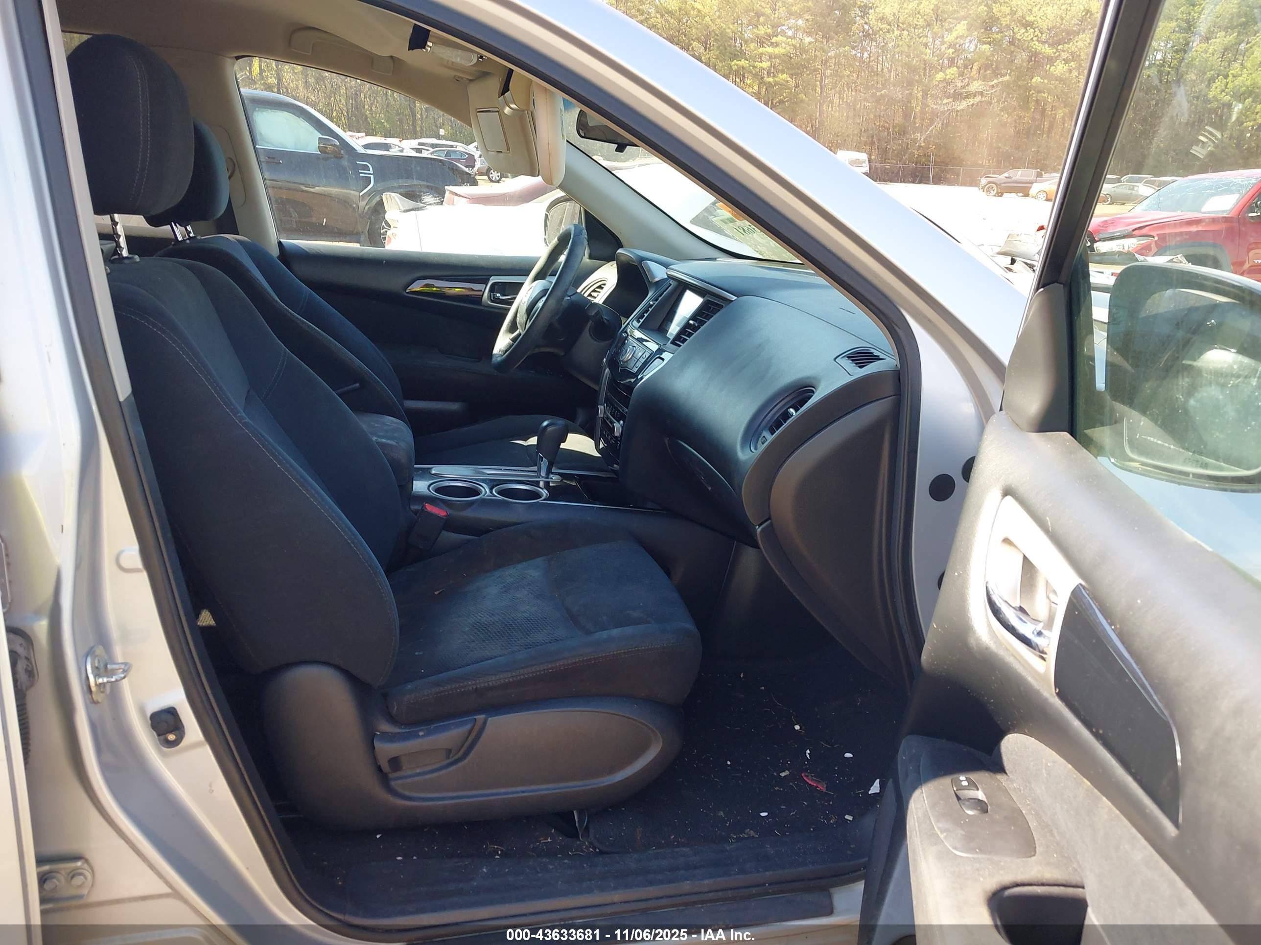 NISSAN PATHFINDER image 5